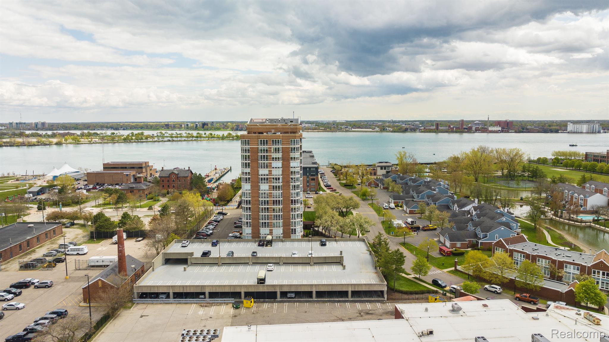 250 E HARBORTOWN Drive Unit: 166 / 1508