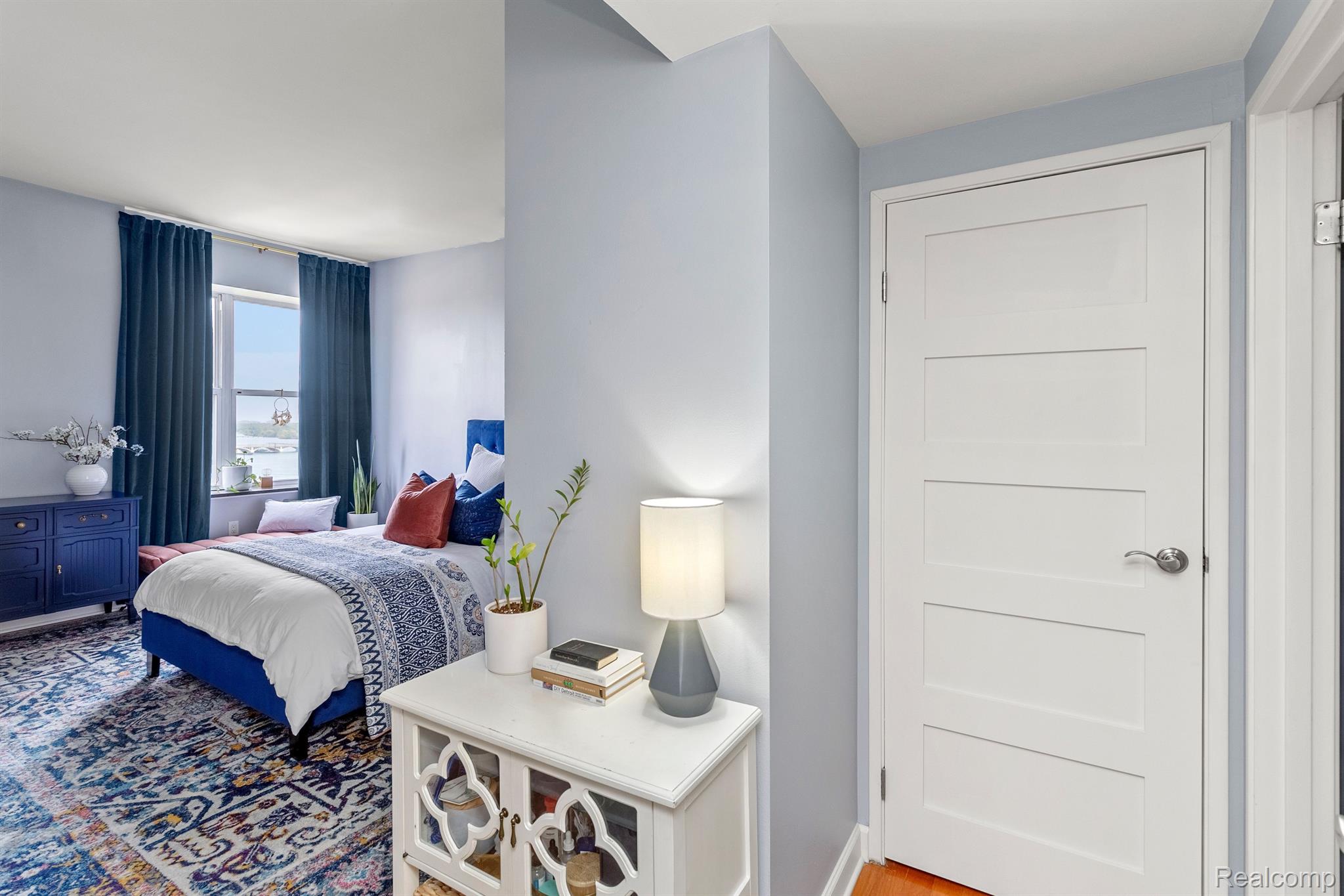 250 E HARBORTOWN Drive Unit: 166 / 1508