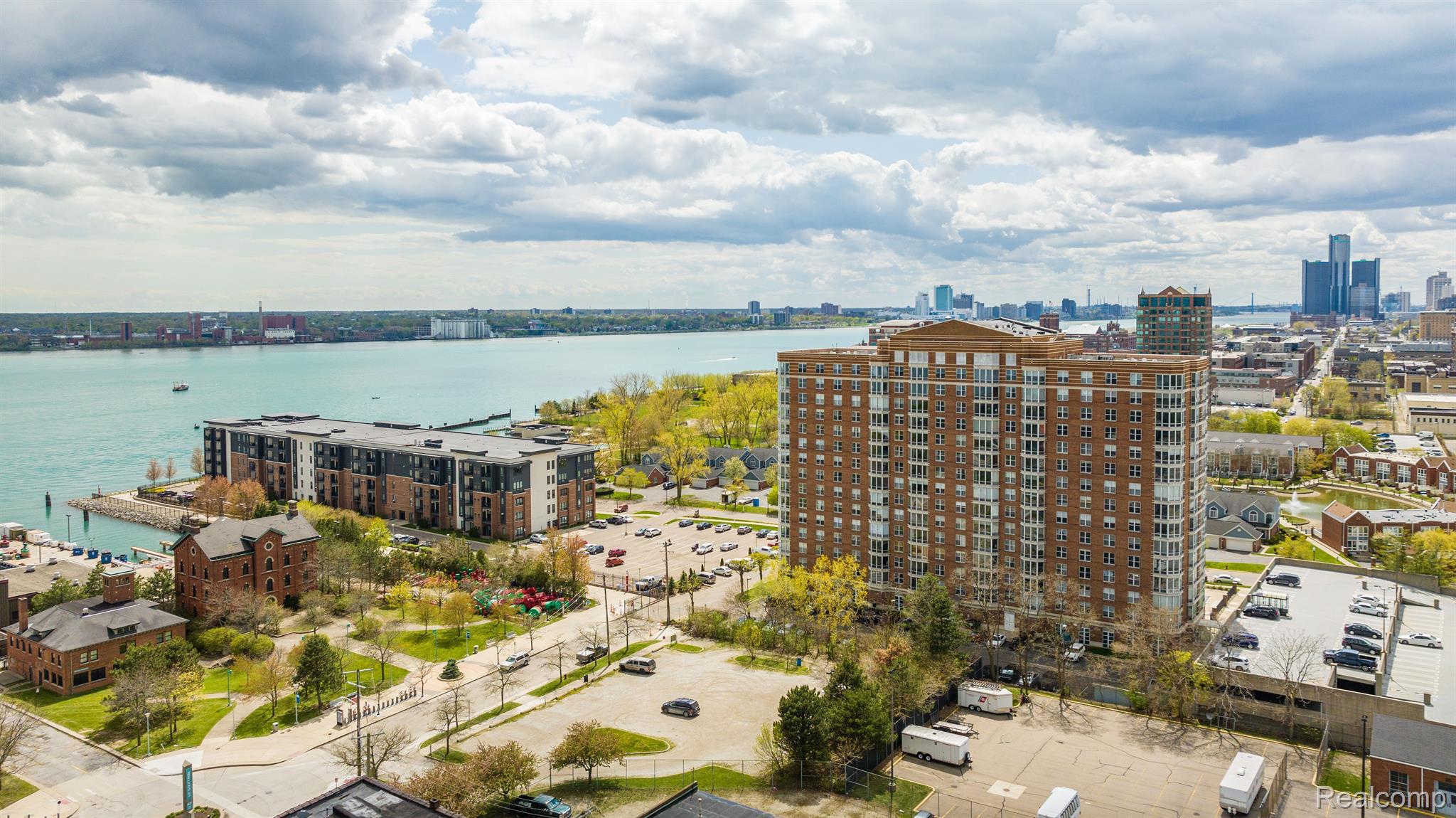 250 E HARBORTOWN Drive Unit: 166 / 1508