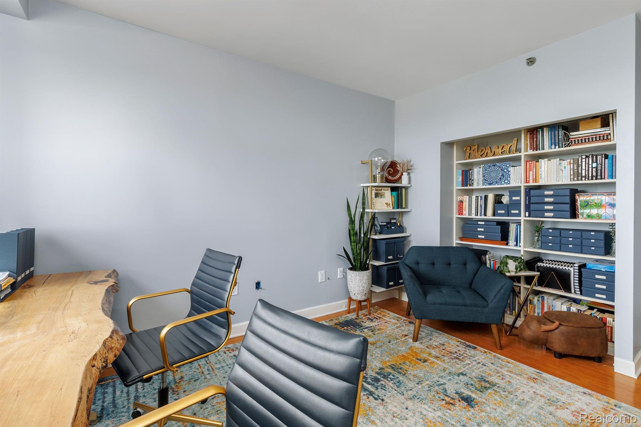 250 E HARBORTOWN Drive Unit: 166 / 1508