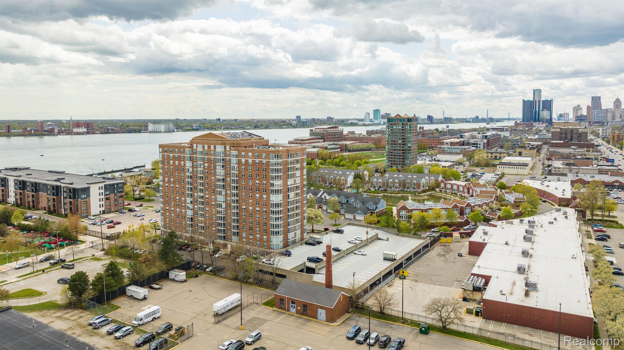 250 E HARBORTOWN Drive Unit: 166 / 1508