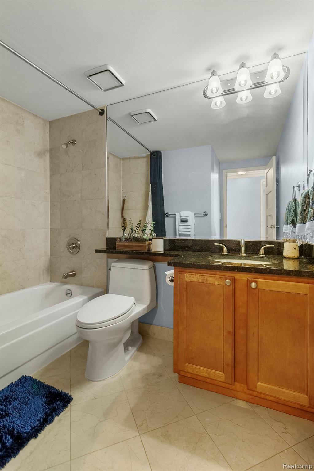 250 E HARBORTOWN Drive Unit: 166 / 1508