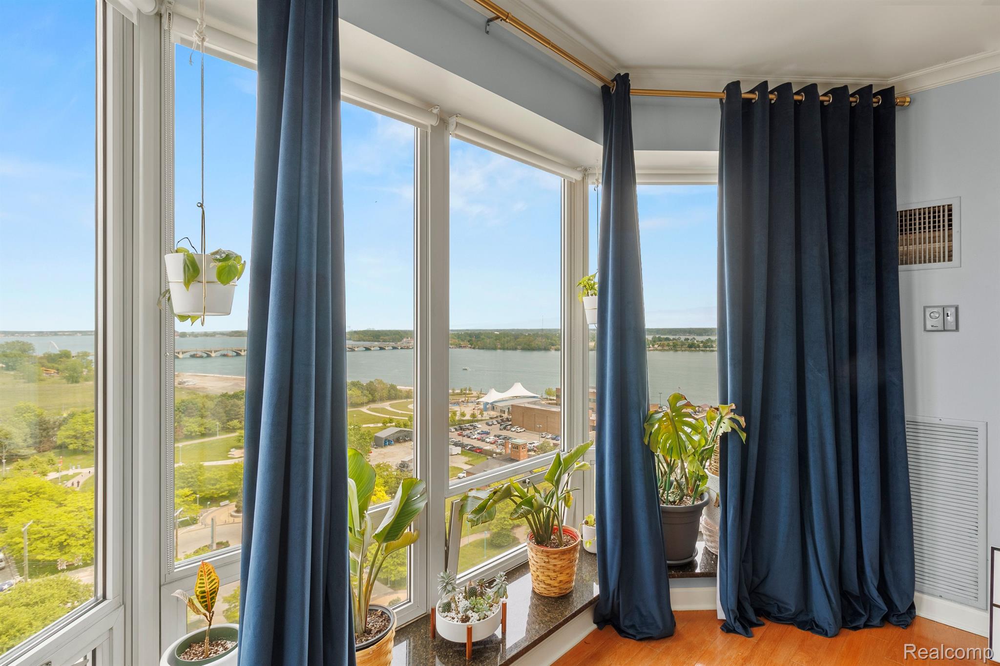 250 E HARBORTOWN Drive Unit: 166 / 1508