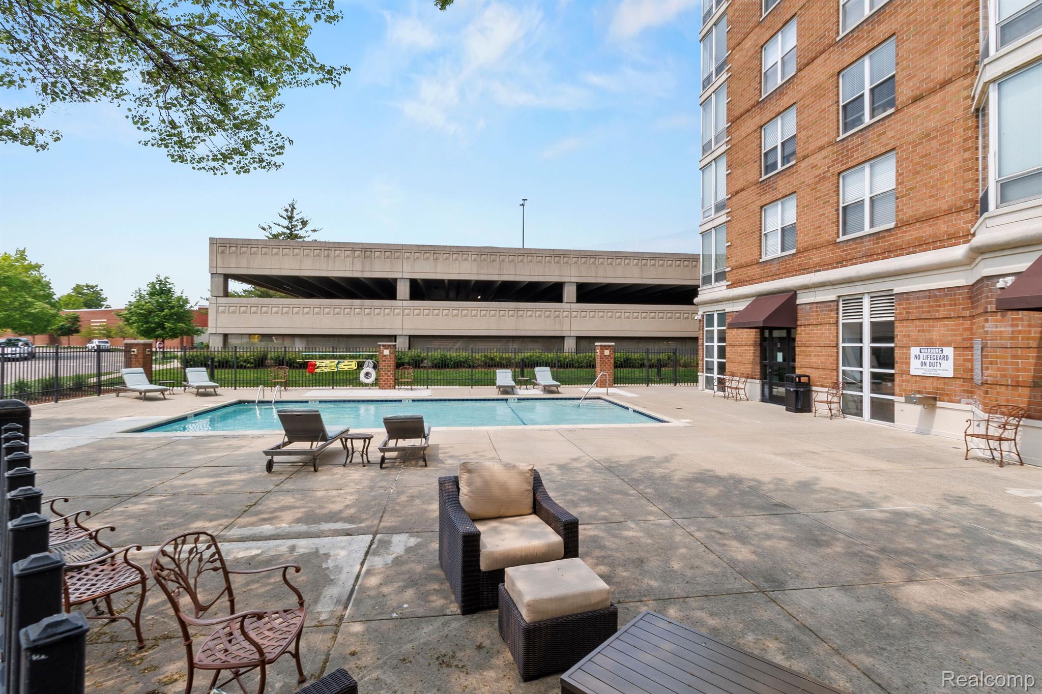 250 E HARBORTOWN Drive Unit: 166 / 1508