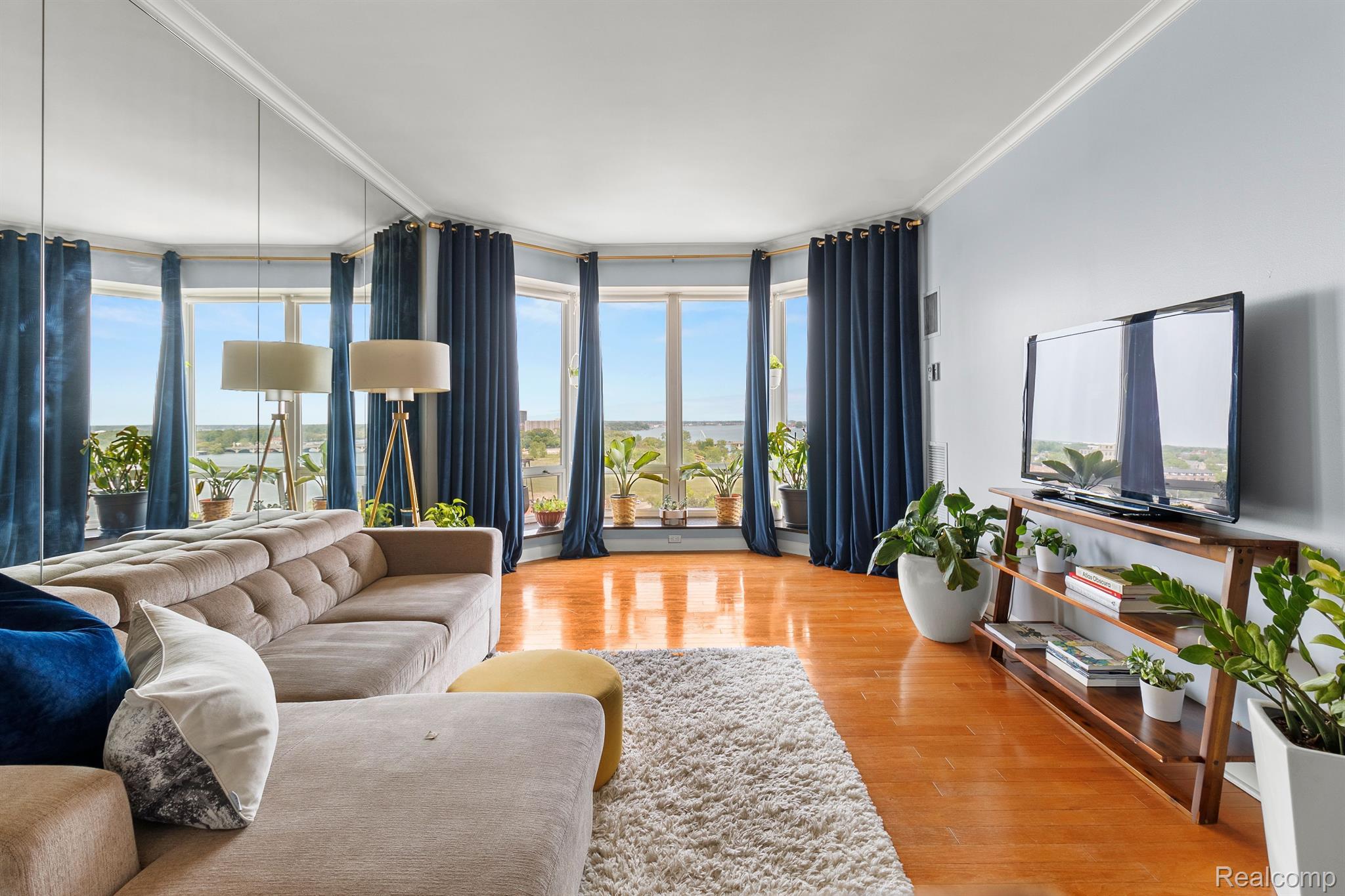 250 E HARBORTOWN Drive Unit: 166 / 1508