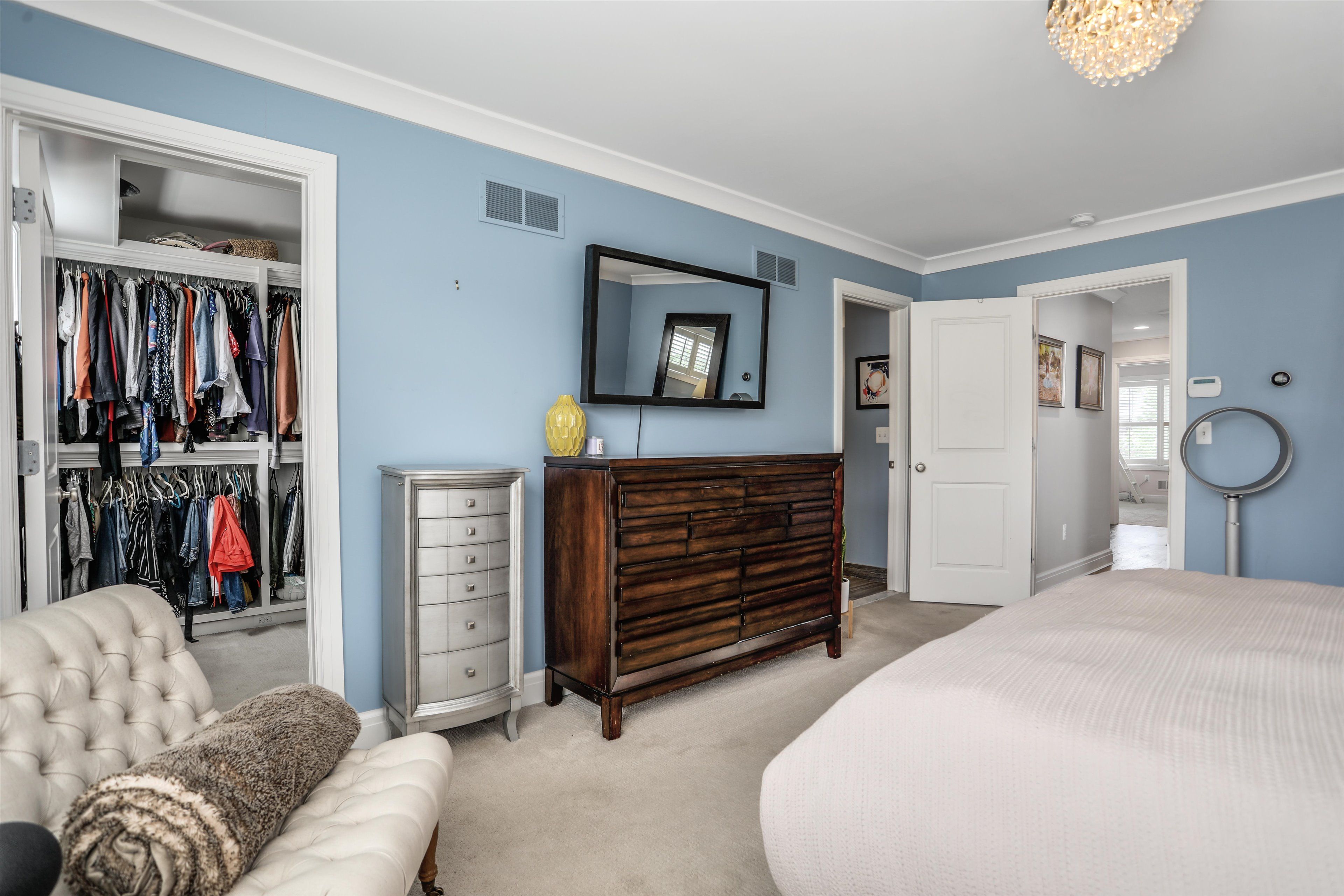 1064 Bennaville Avenue