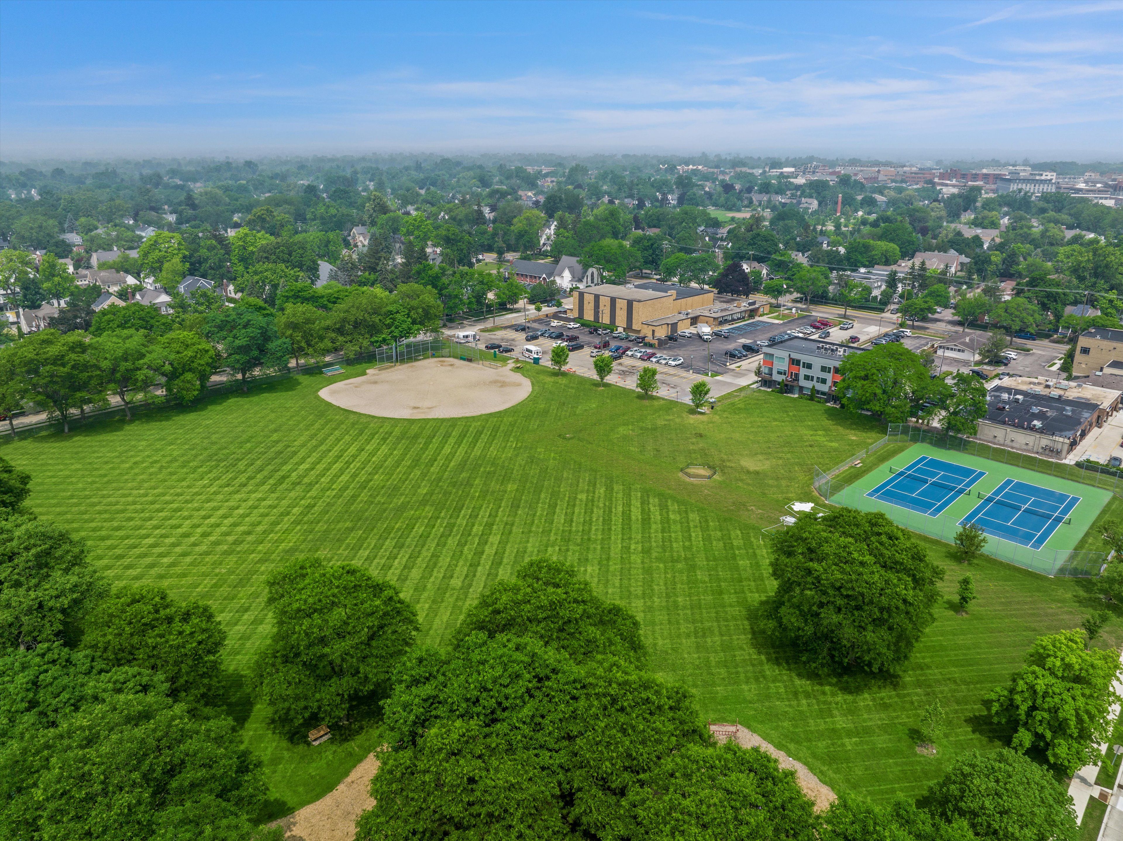 1064 Bennaville Avenue