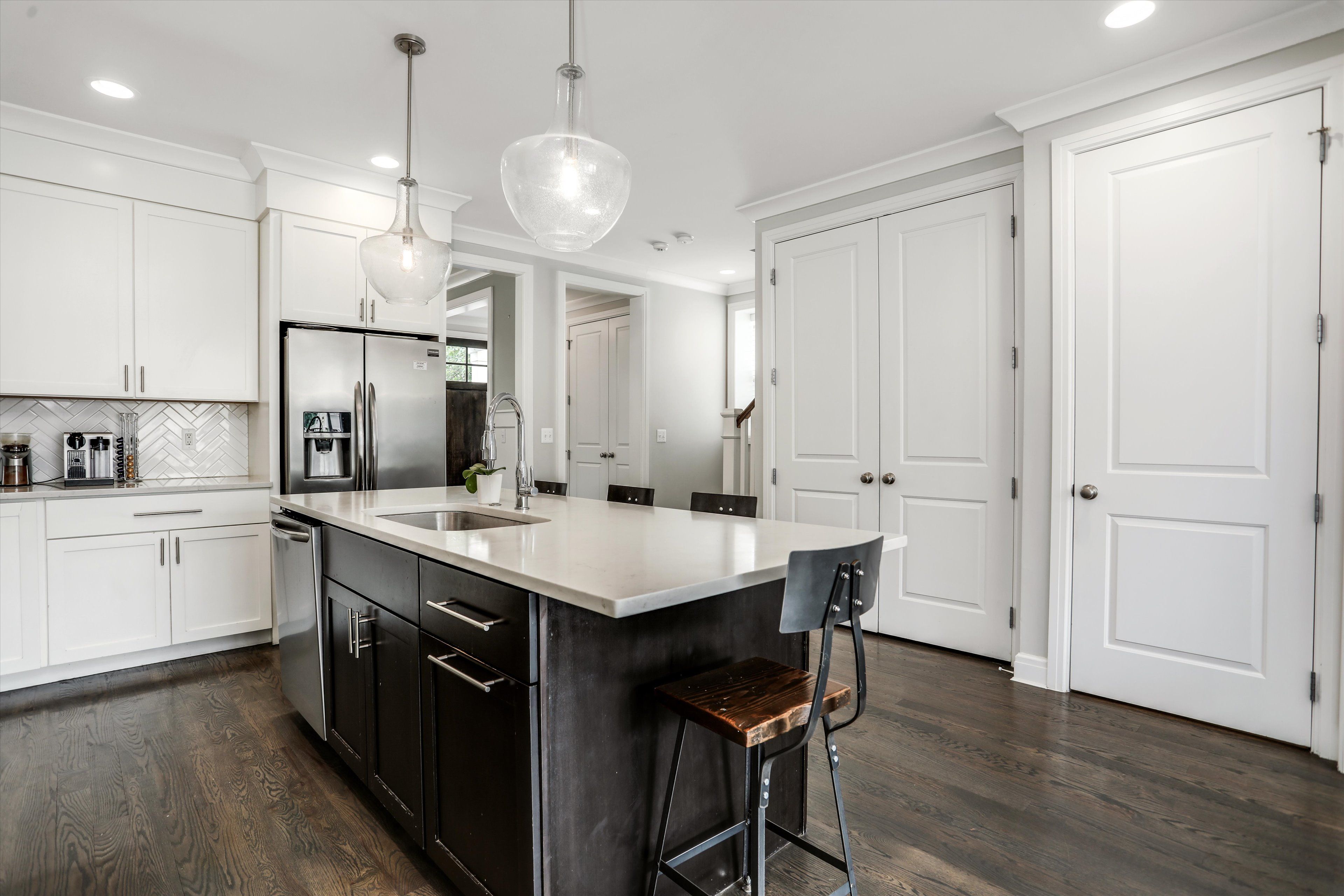 1064 Bennaville Avenue