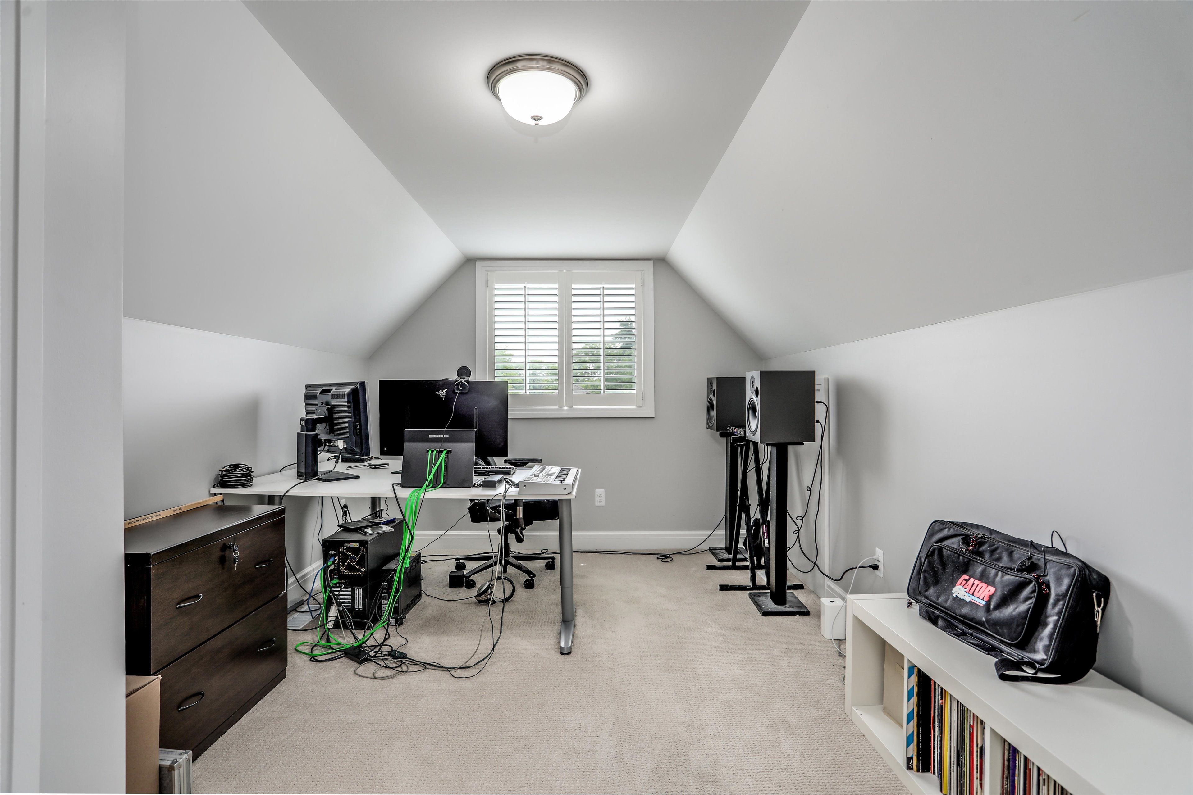 1064 Bennaville Avenue