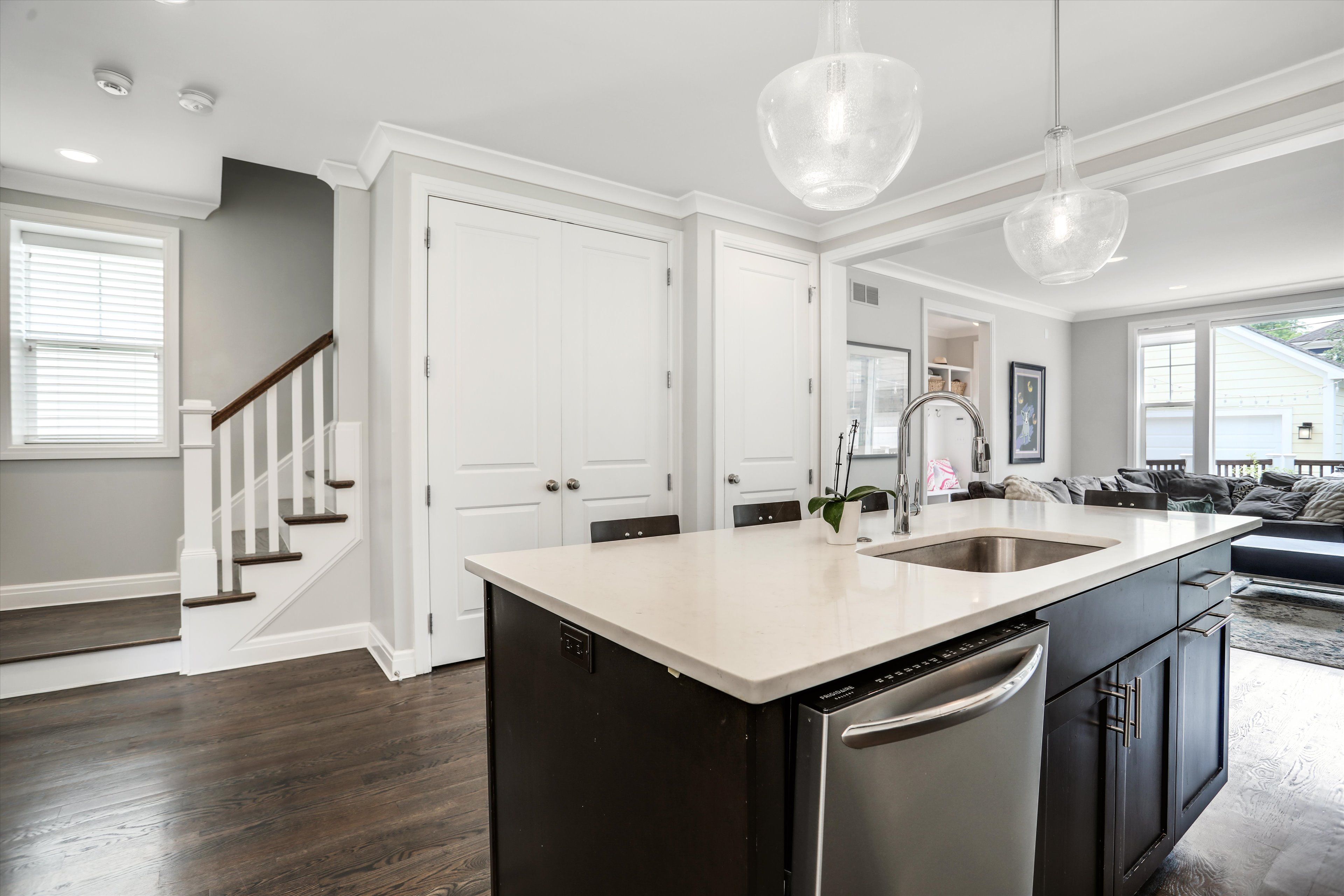 1064 Bennaville Avenue