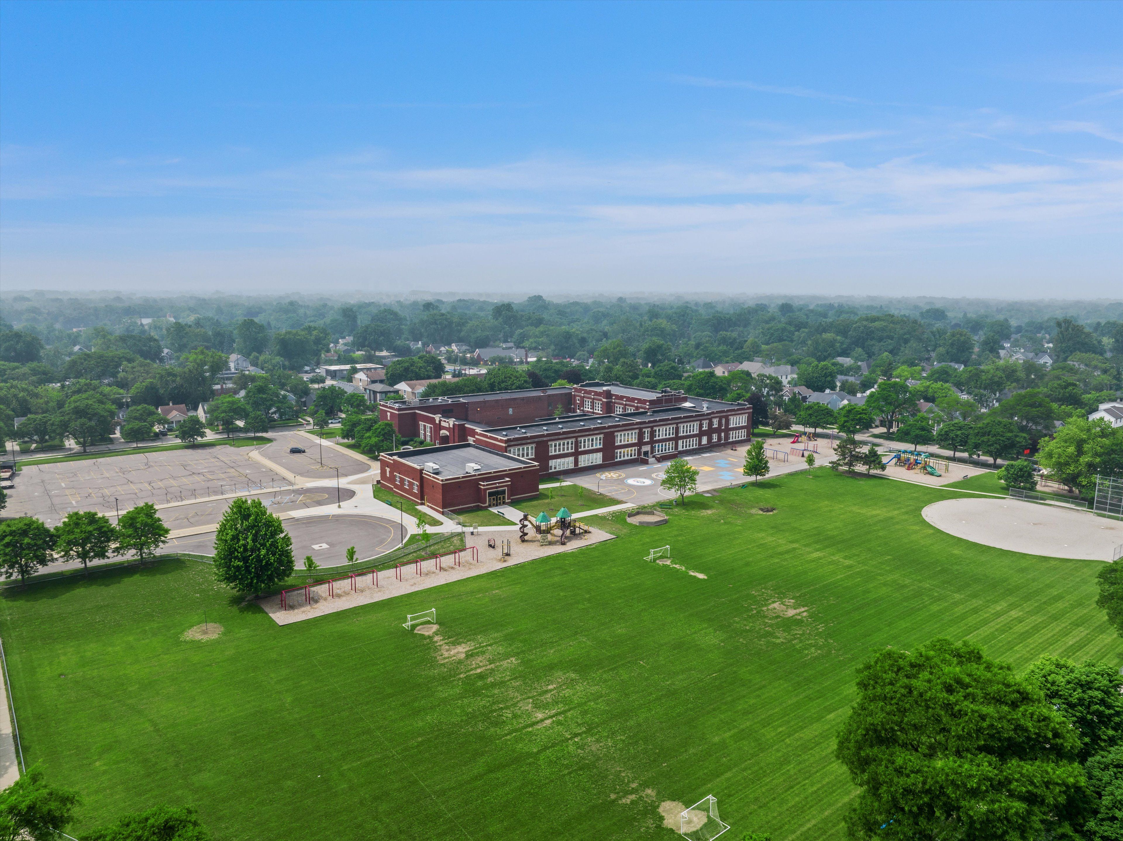 1064 Bennaville Avenue