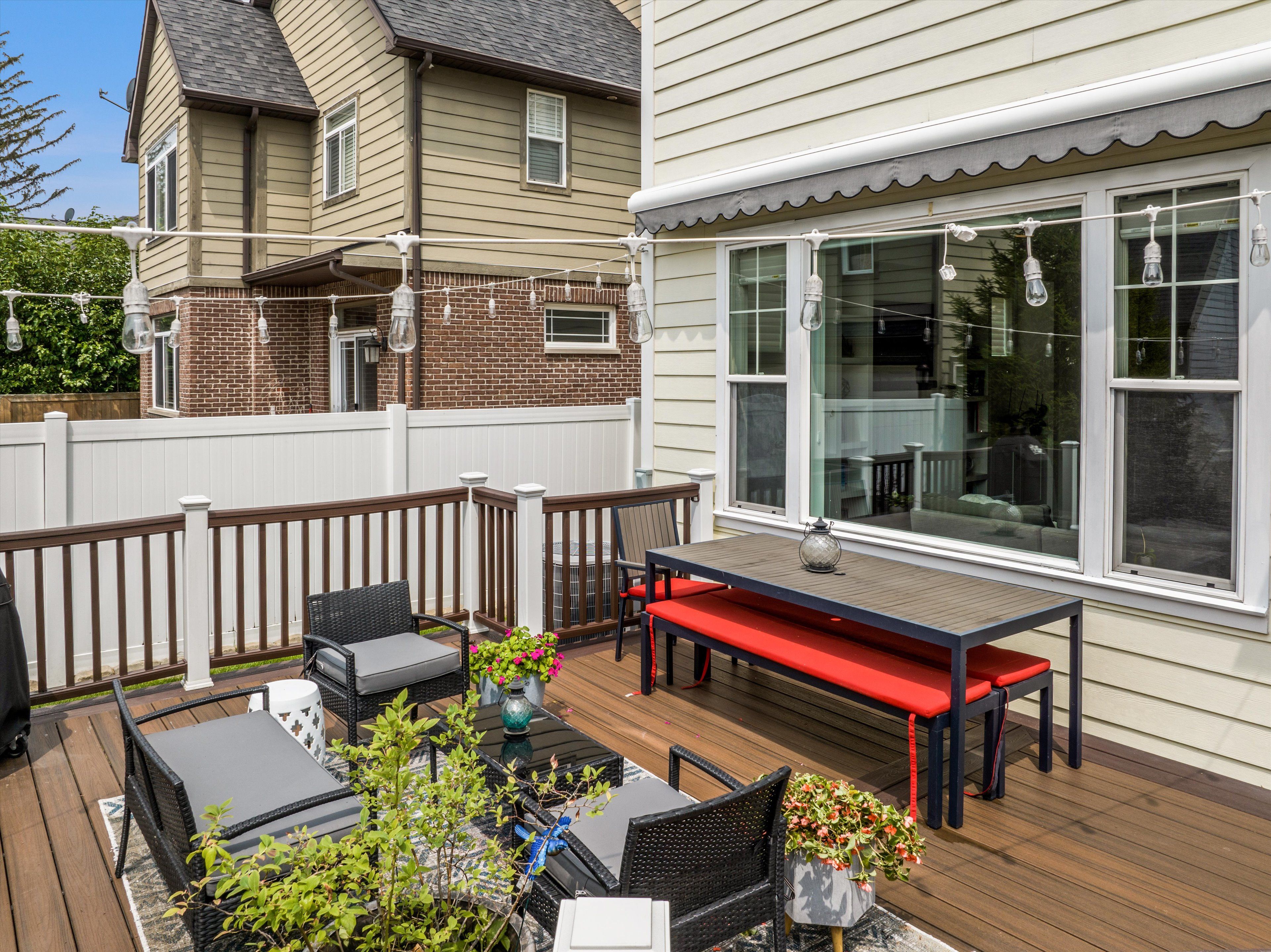 1064 Bennaville Avenue