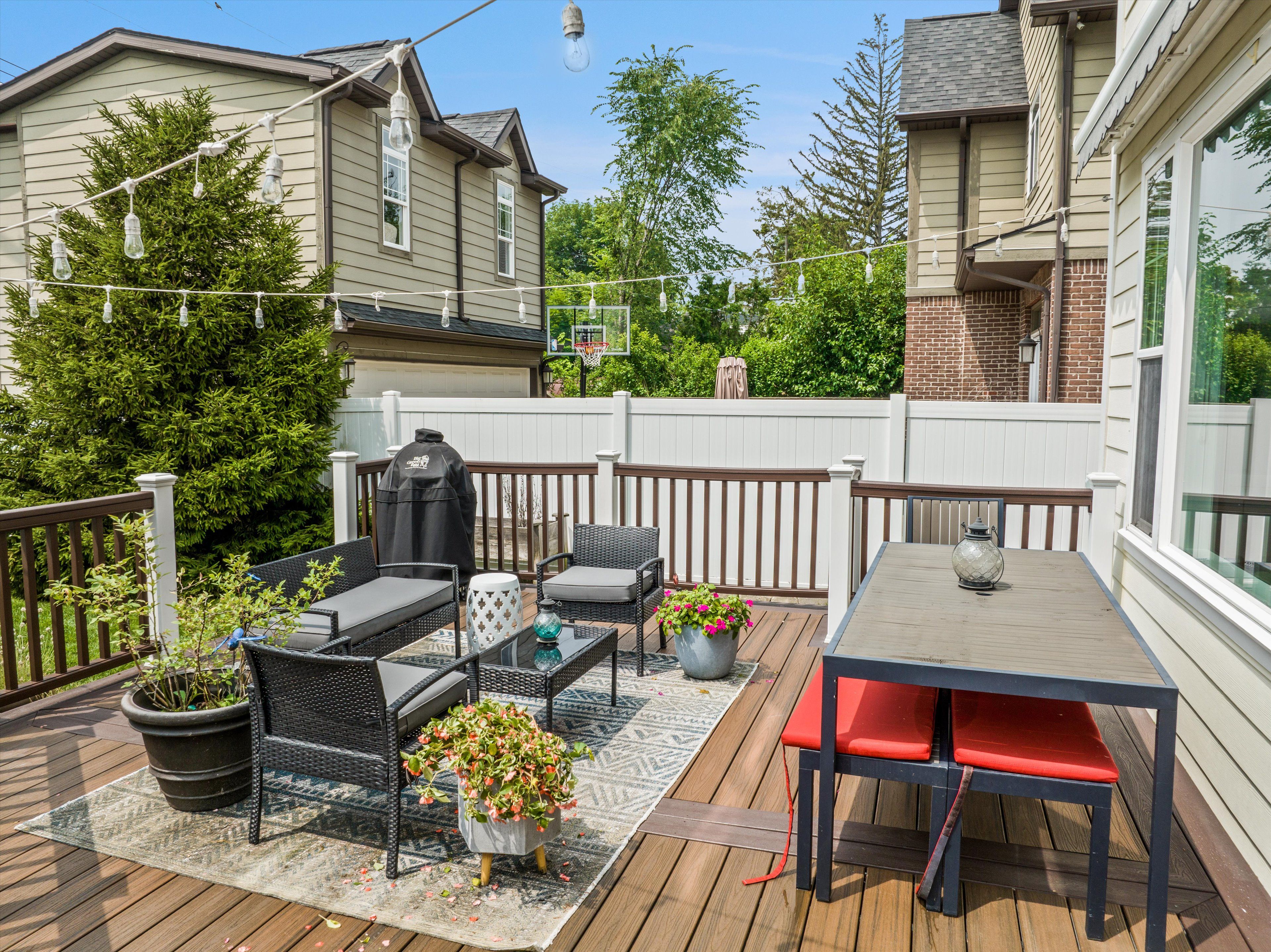 1064 Bennaville Avenue