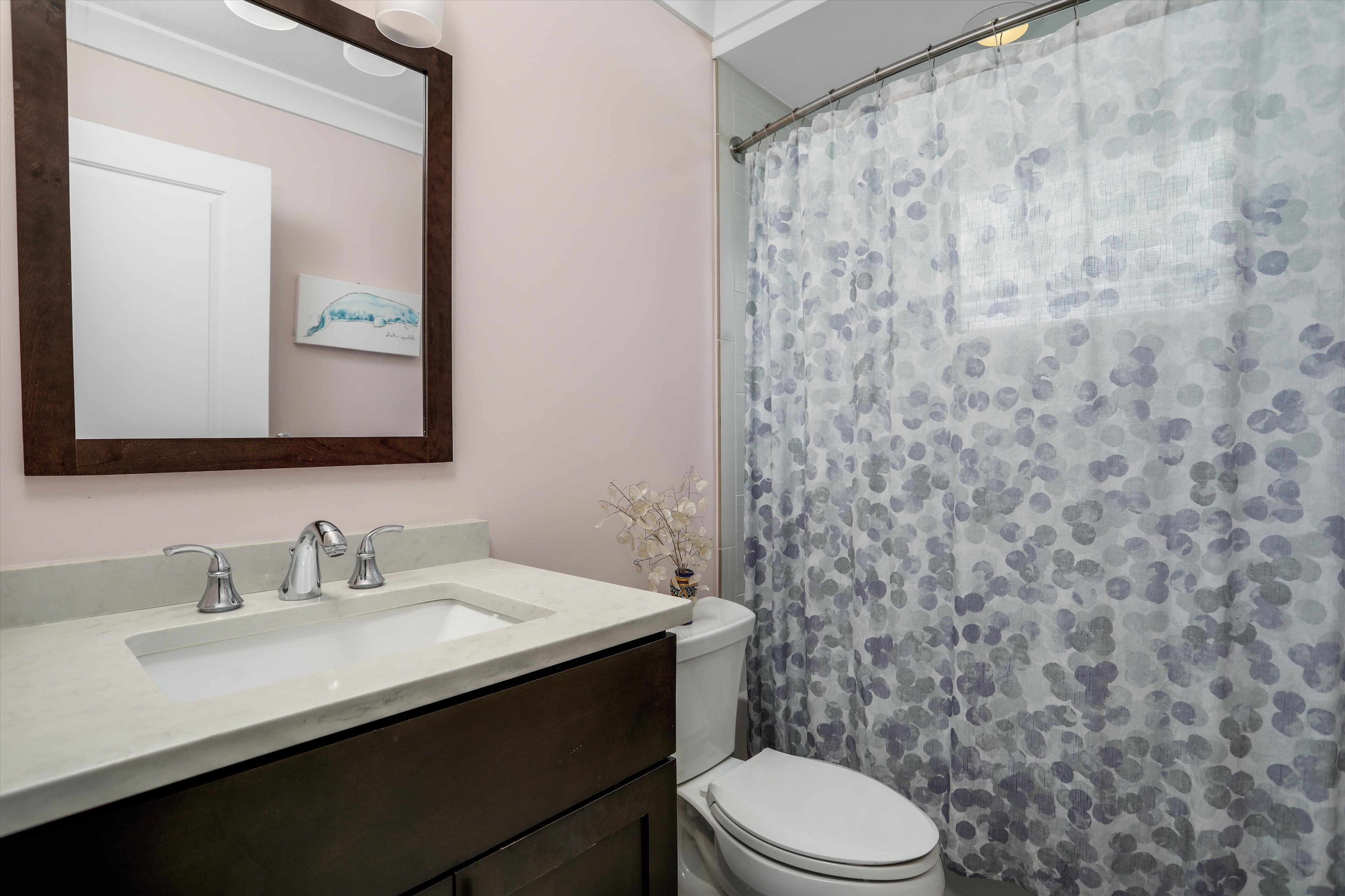 1064 Bennaville Avenue