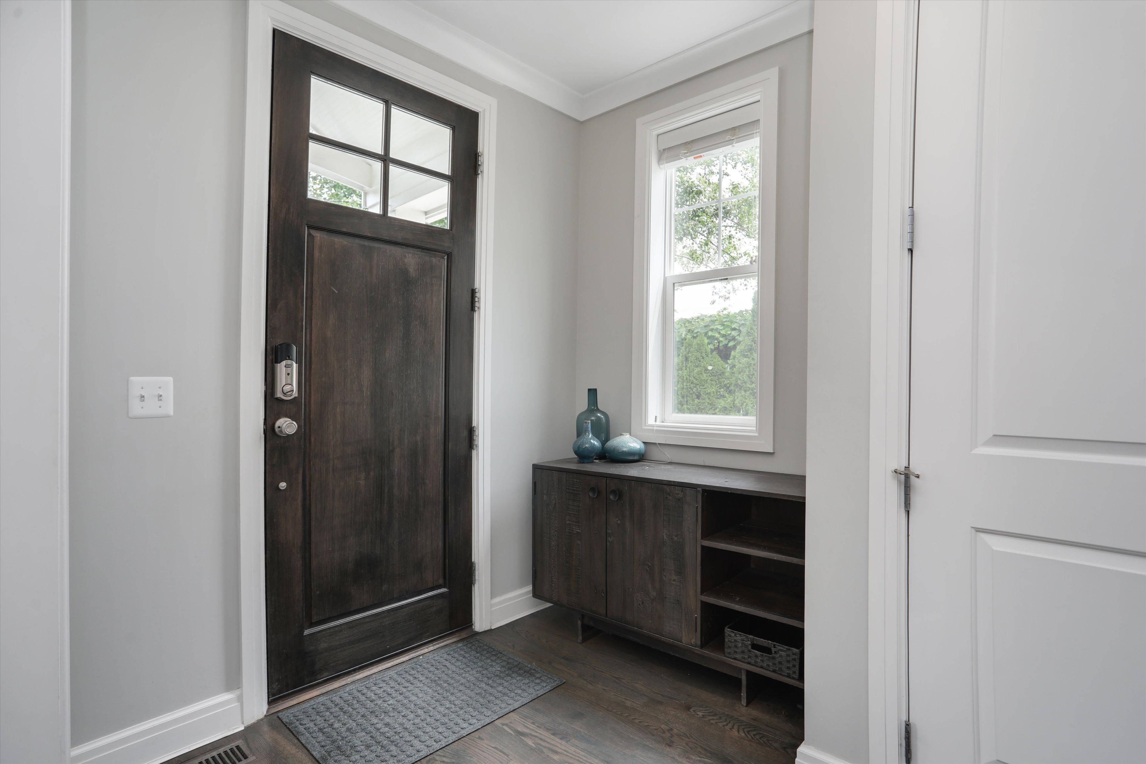 1064 Bennaville Avenue