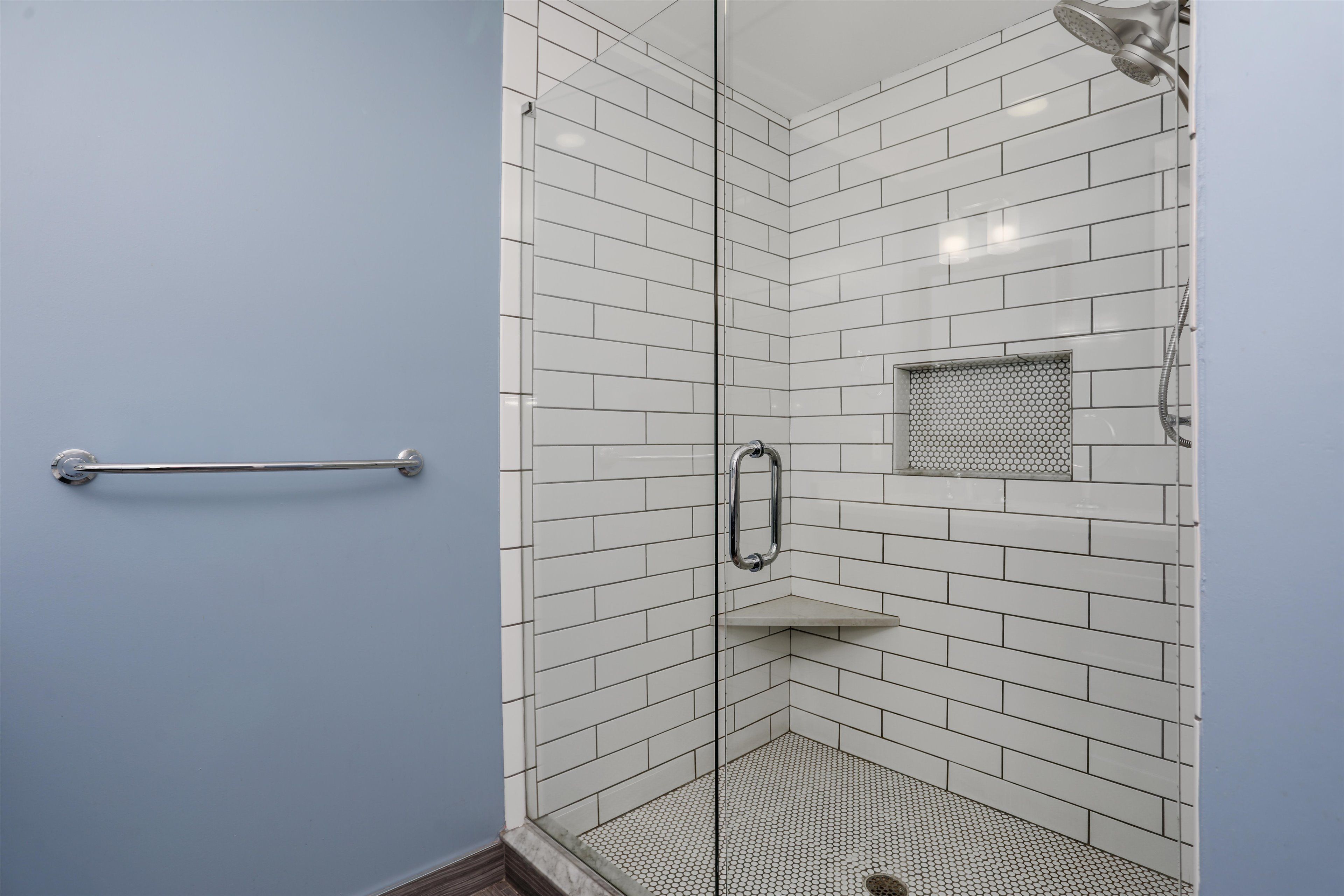 1064 Bennaville Avenue