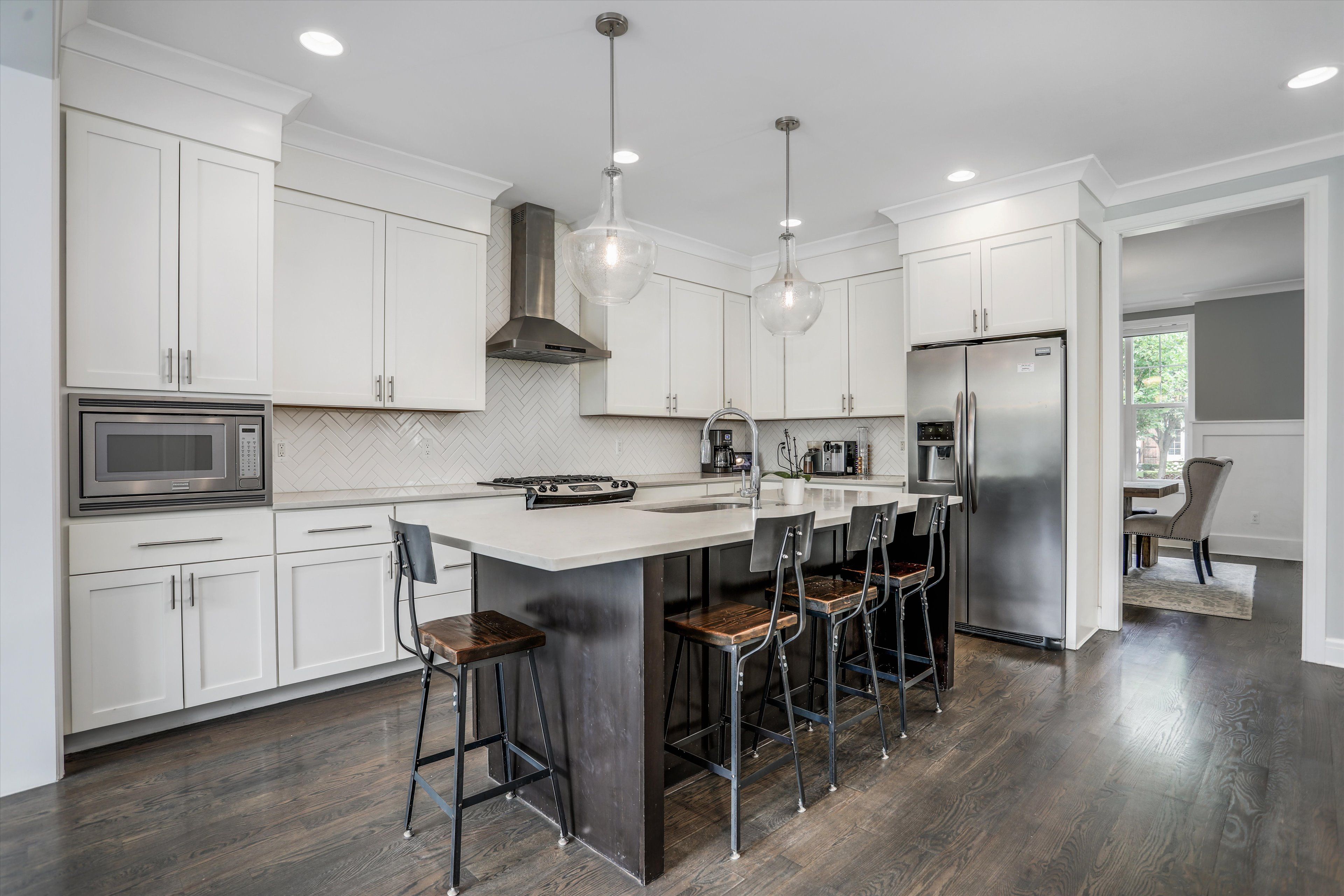 1064 Bennaville Avenue