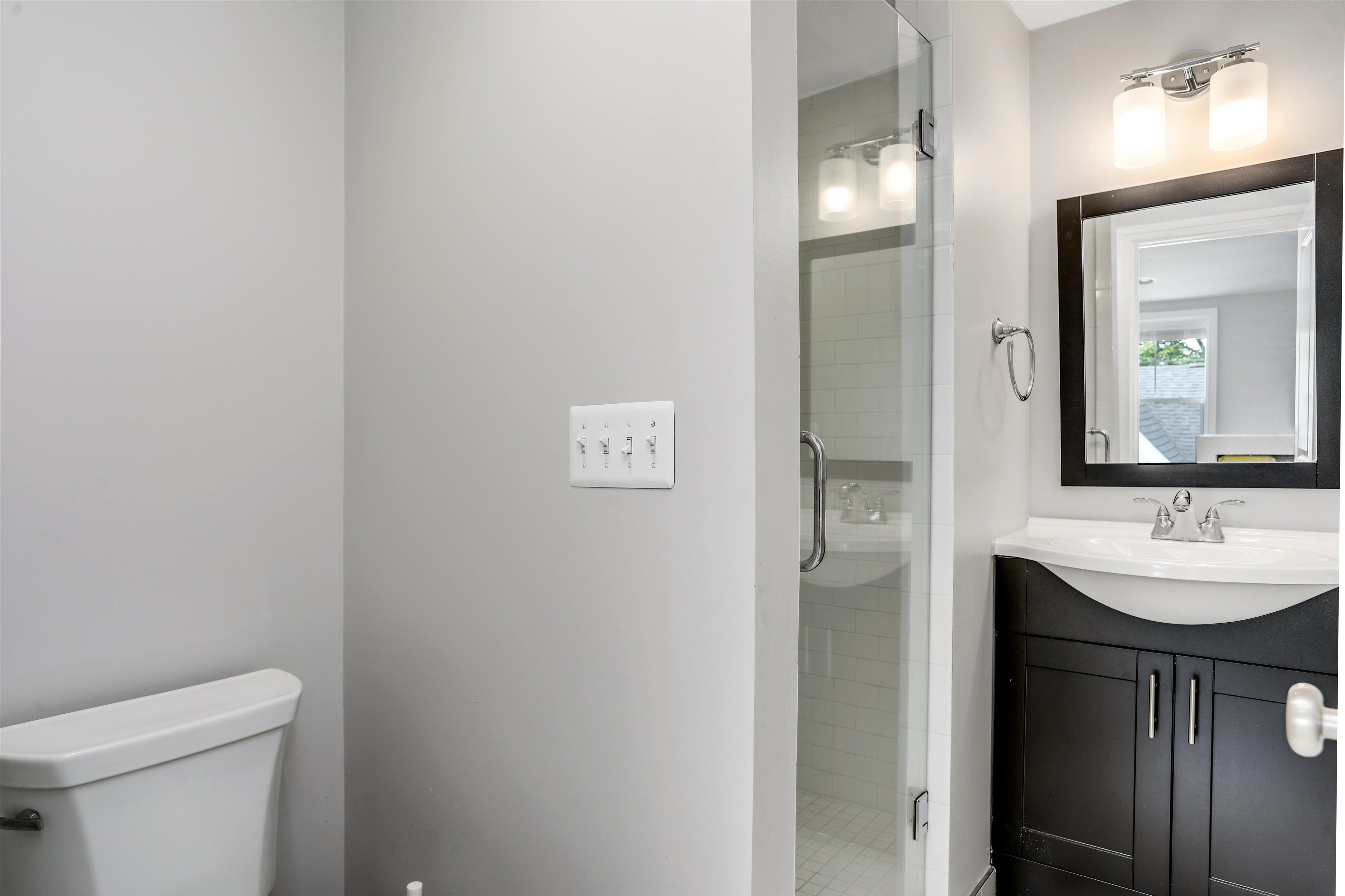 1064 Bennaville Avenue