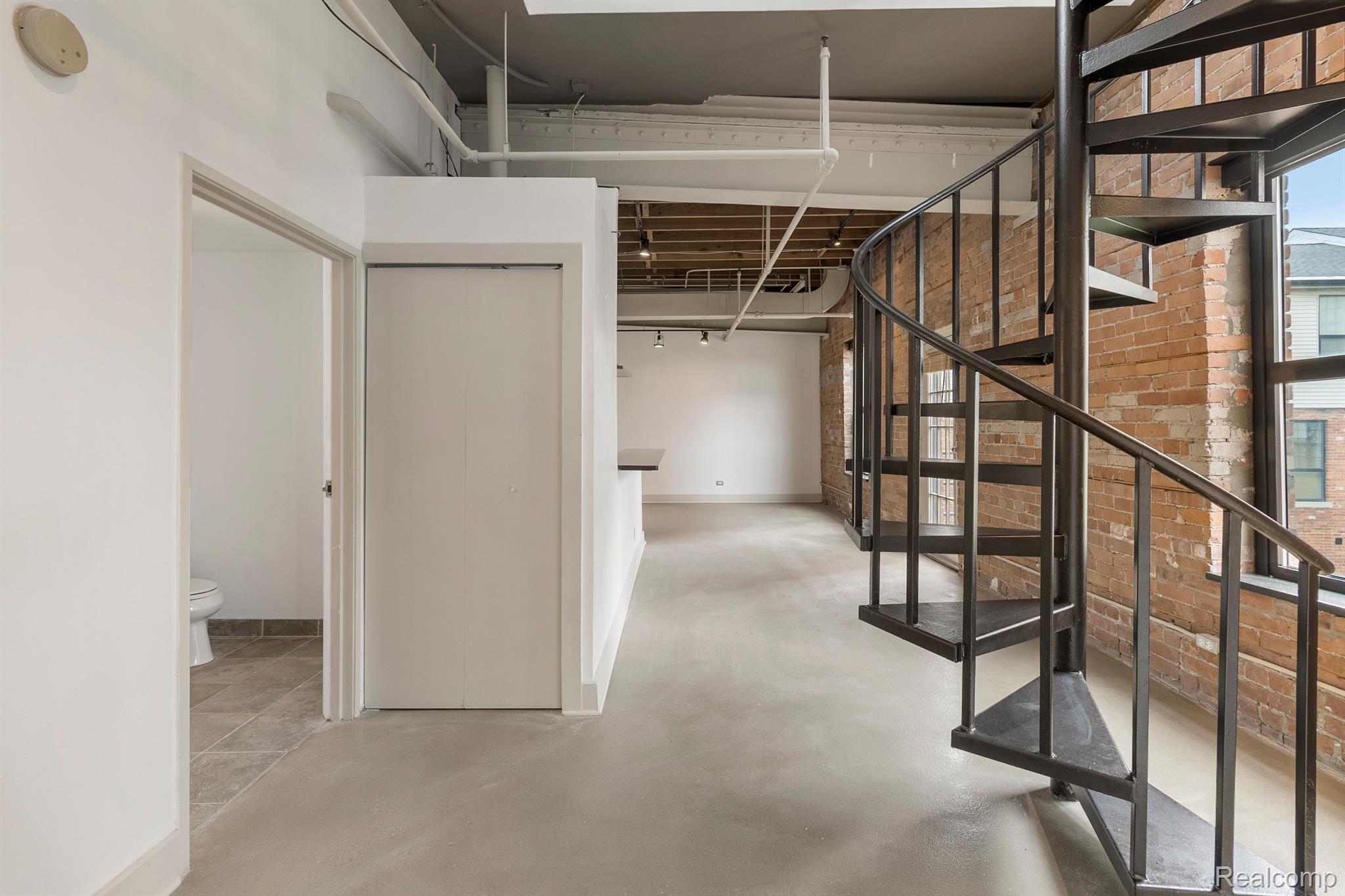 6533 E JEFFERSON Avenue Unit: 404j