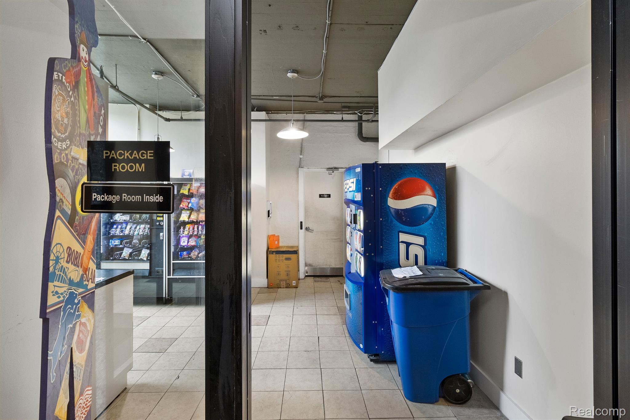 6533 E JEFFERSON Avenue Unit: 404j