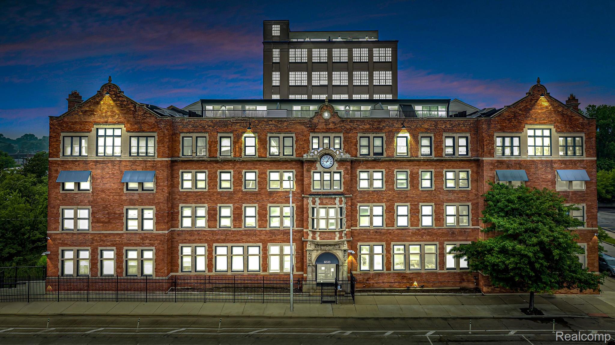 6533 E JEFFERSON Avenue Unit: 404j