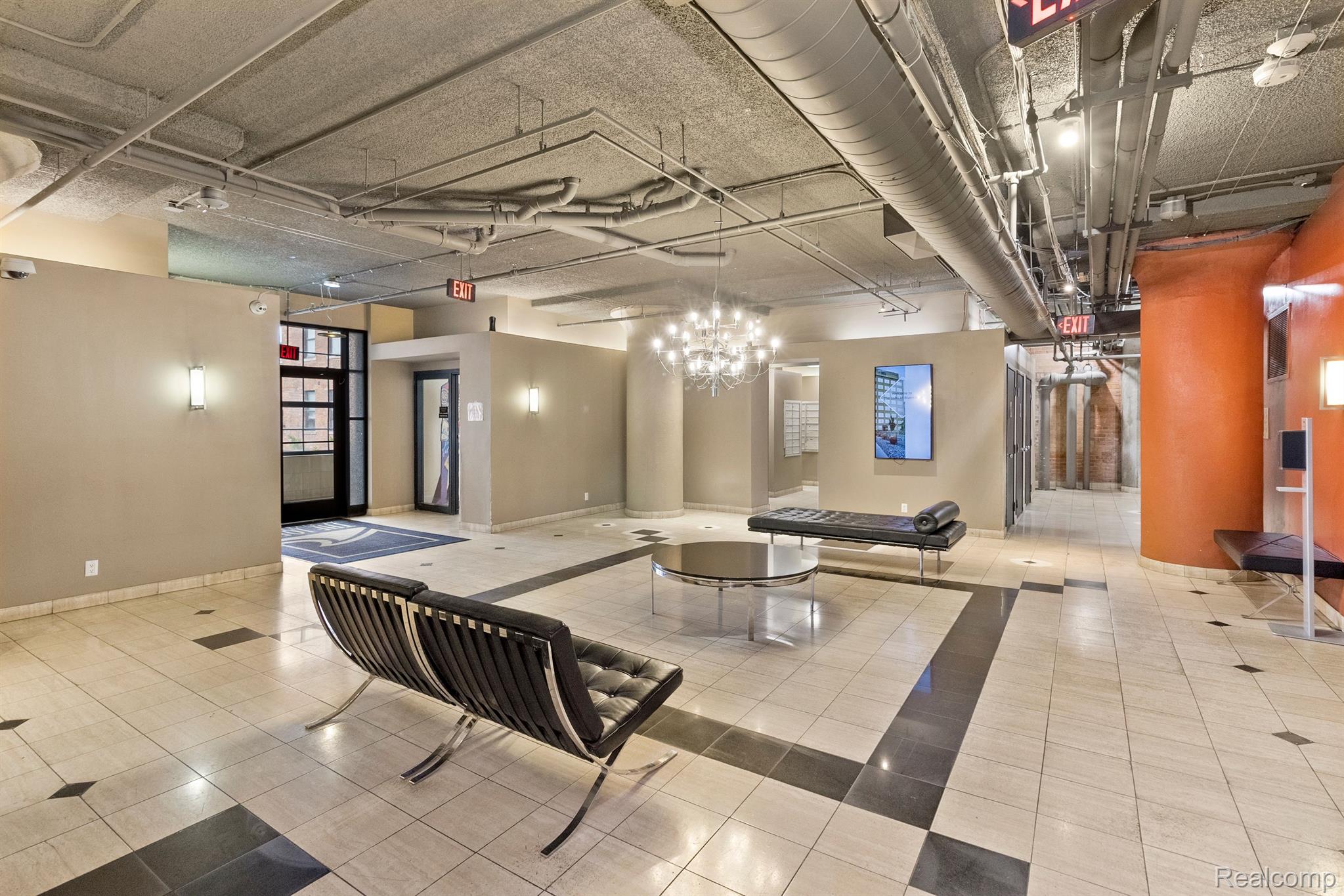 6533 E JEFFERSON Avenue Unit: 404j