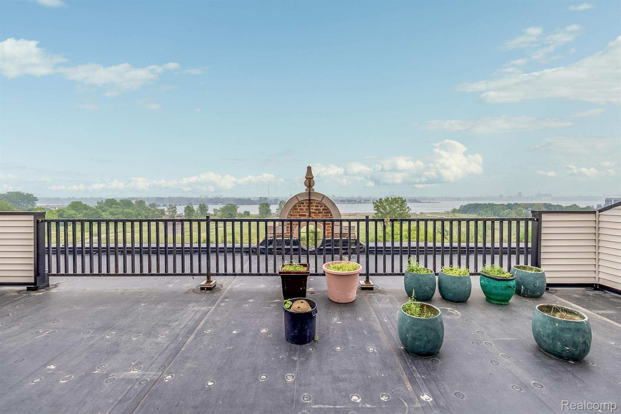 6533 E JEFFERSON Avenue Unit: 404j