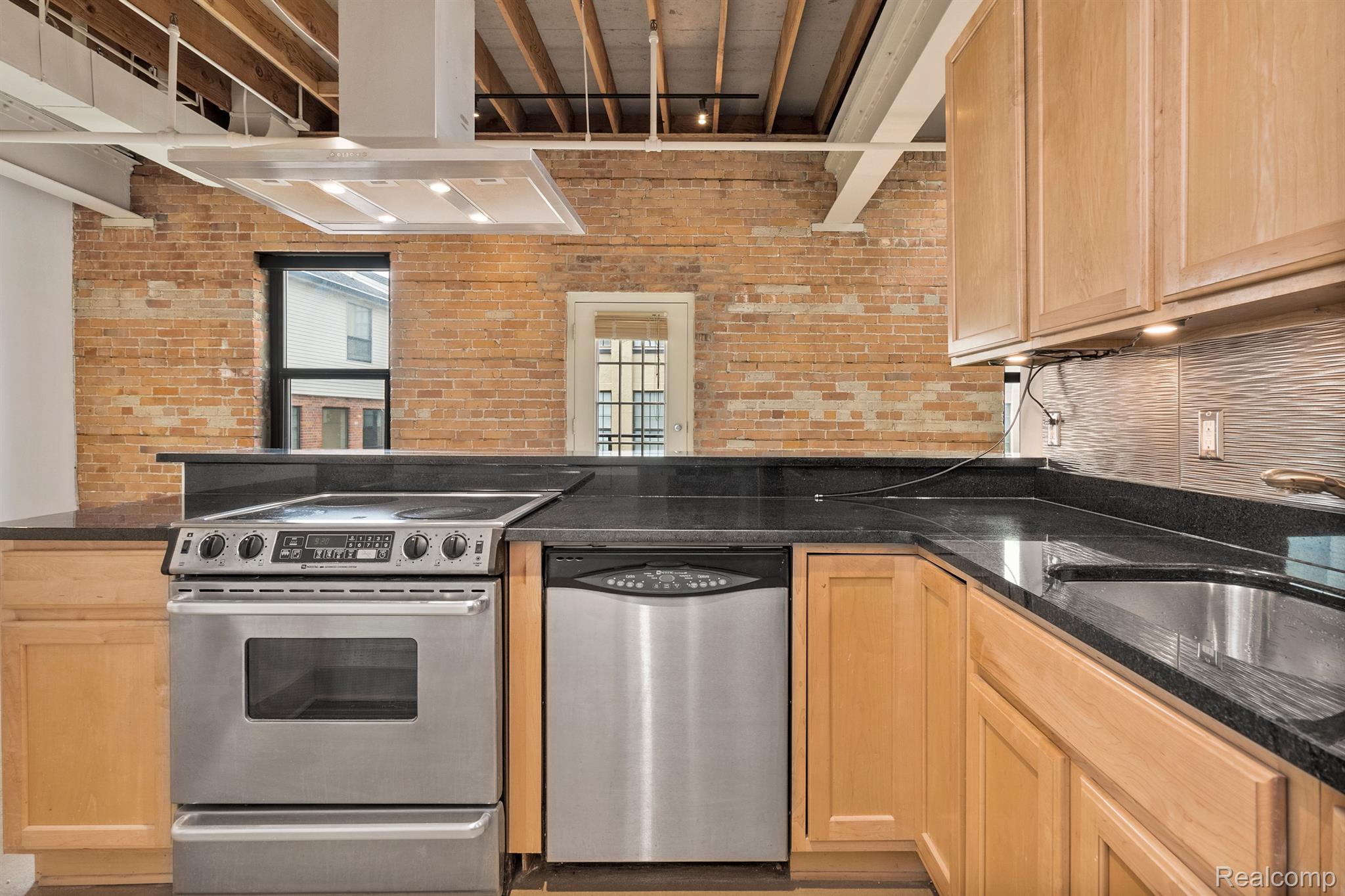 6533 E JEFFERSON Avenue Unit: 404j