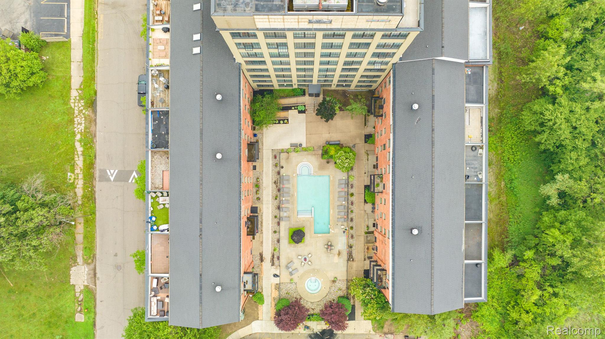 6533 E JEFFERSON Avenue Unit: 404j