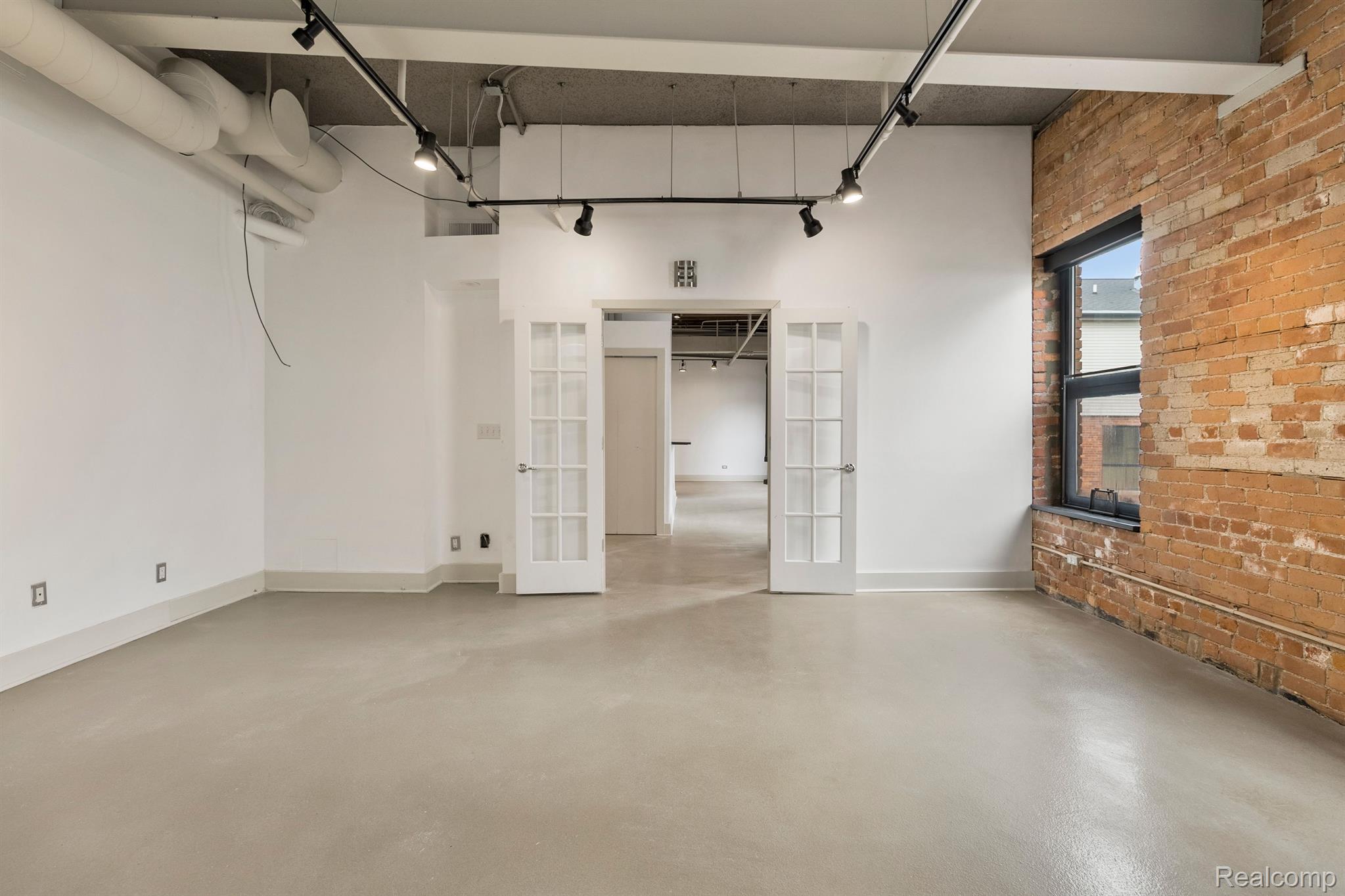 6533 E JEFFERSON Avenue Unit: 404j