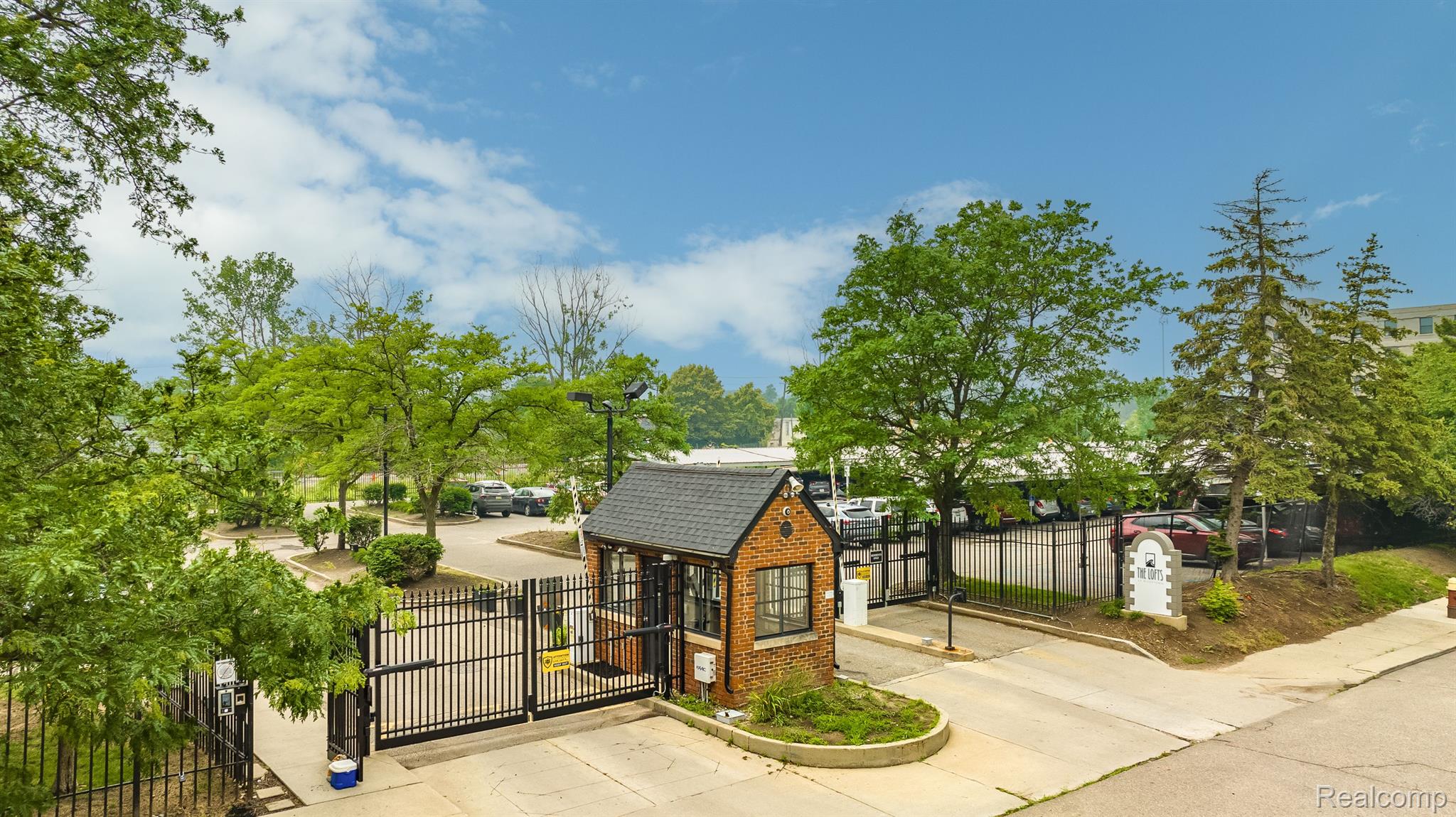 6533 E JEFFERSON Avenue Unit: 404j