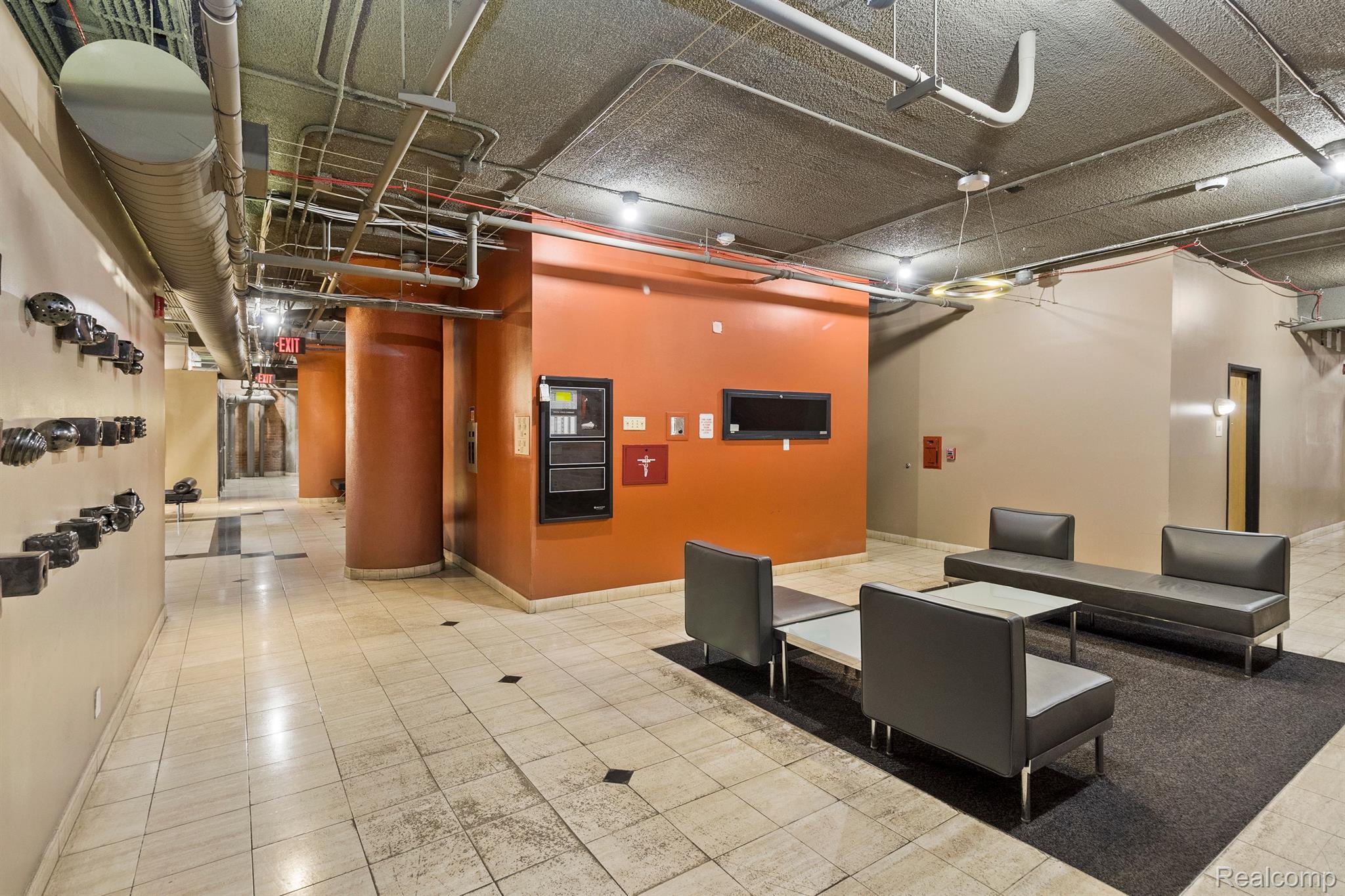 6533 E JEFFERSON Avenue Unit: 404j