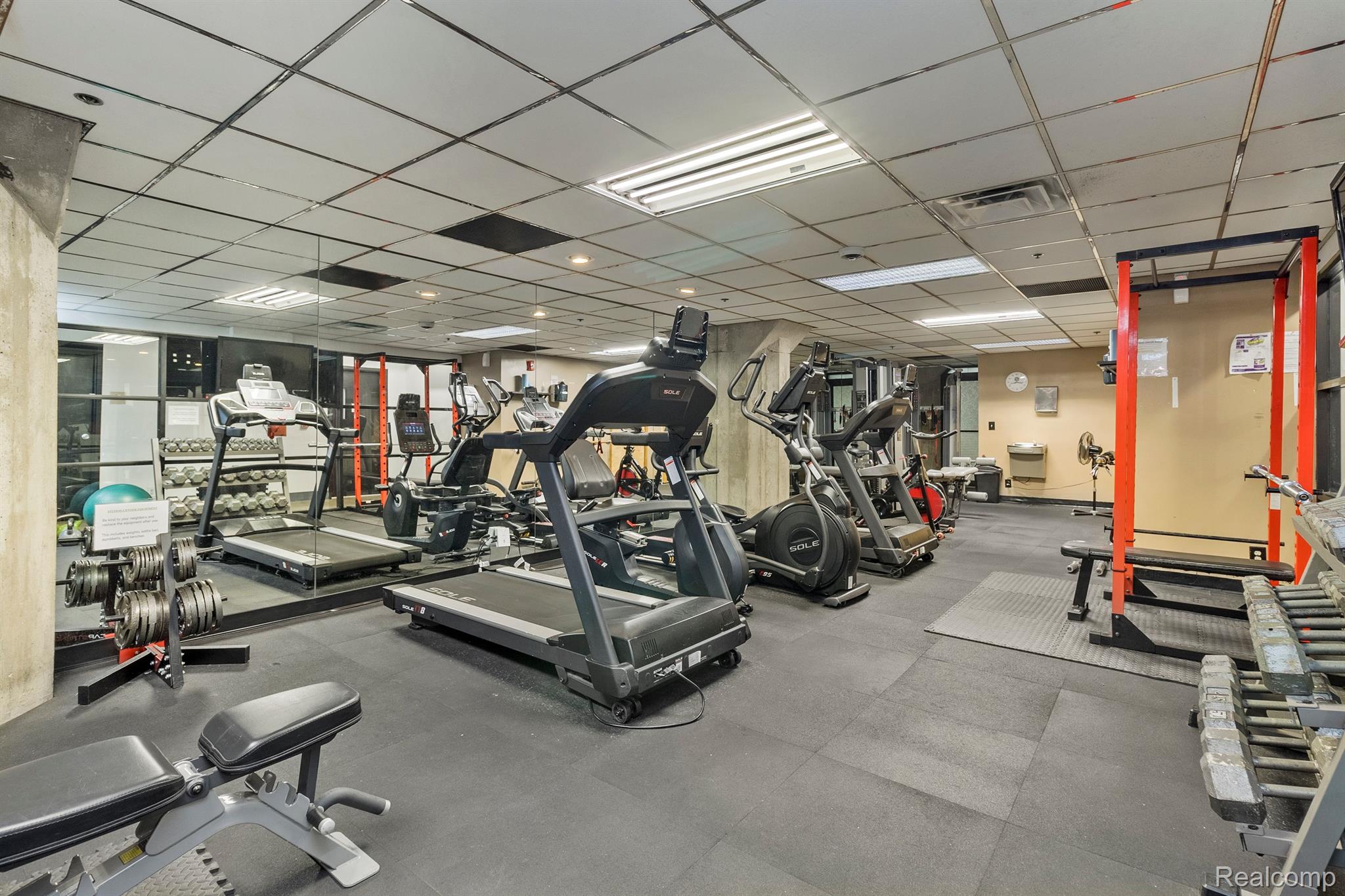 6533 E JEFFERSON Avenue Unit: 404j