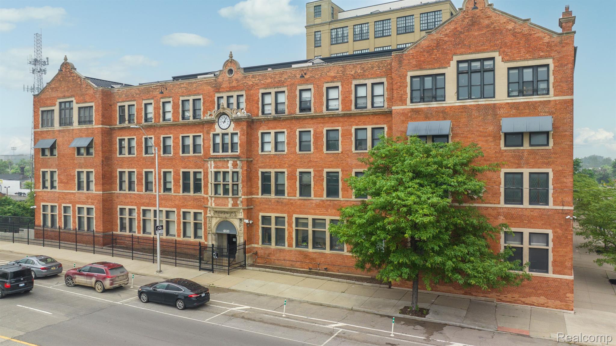 6533 E JEFFERSON Avenue Unit: 404j