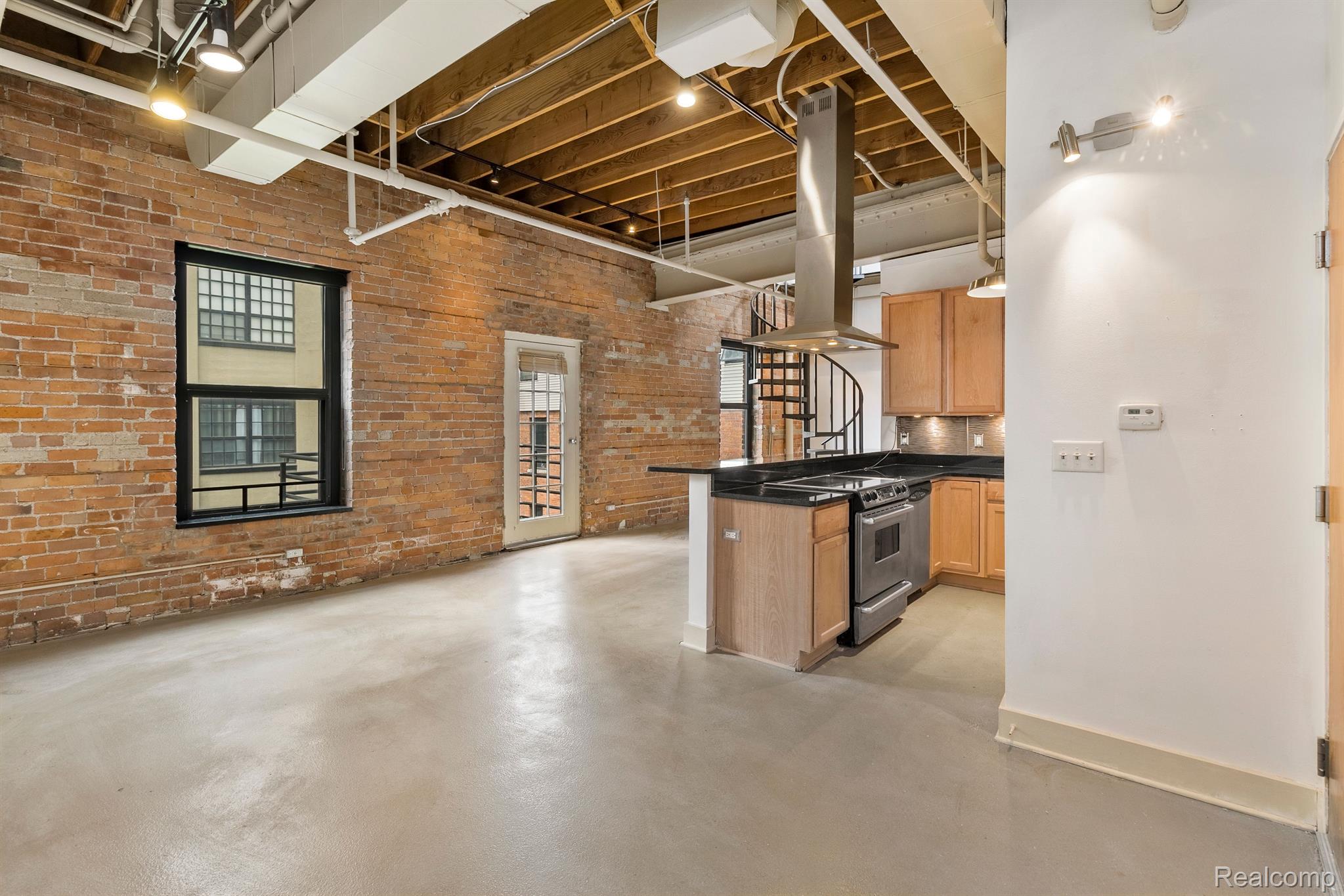 6533 E JEFFERSON Avenue Unit: 404j