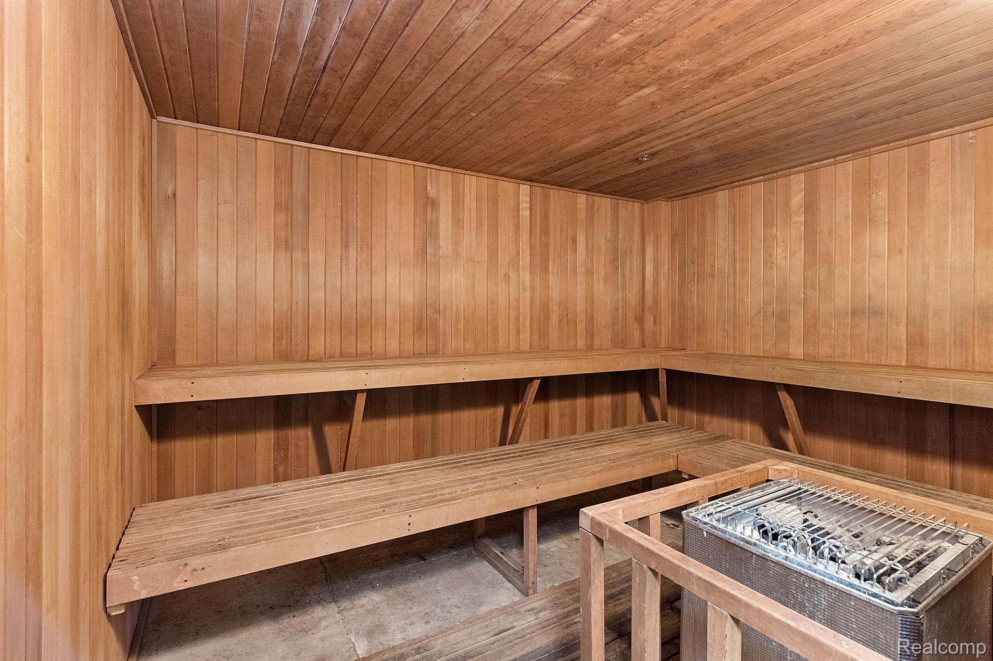 6533 E JEFFERSON Avenue Unit: 404j