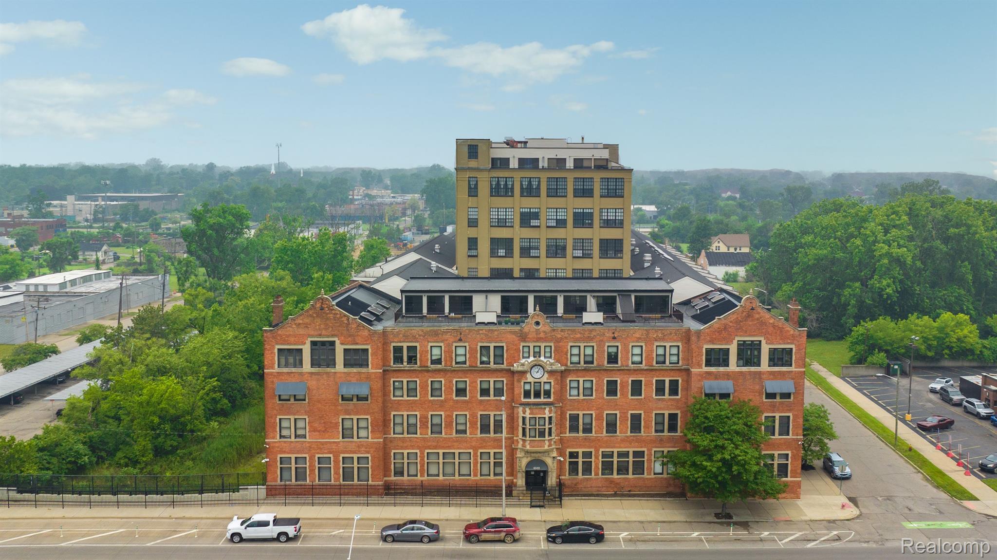 6533 E JEFFERSON Avenue Unit: 404j