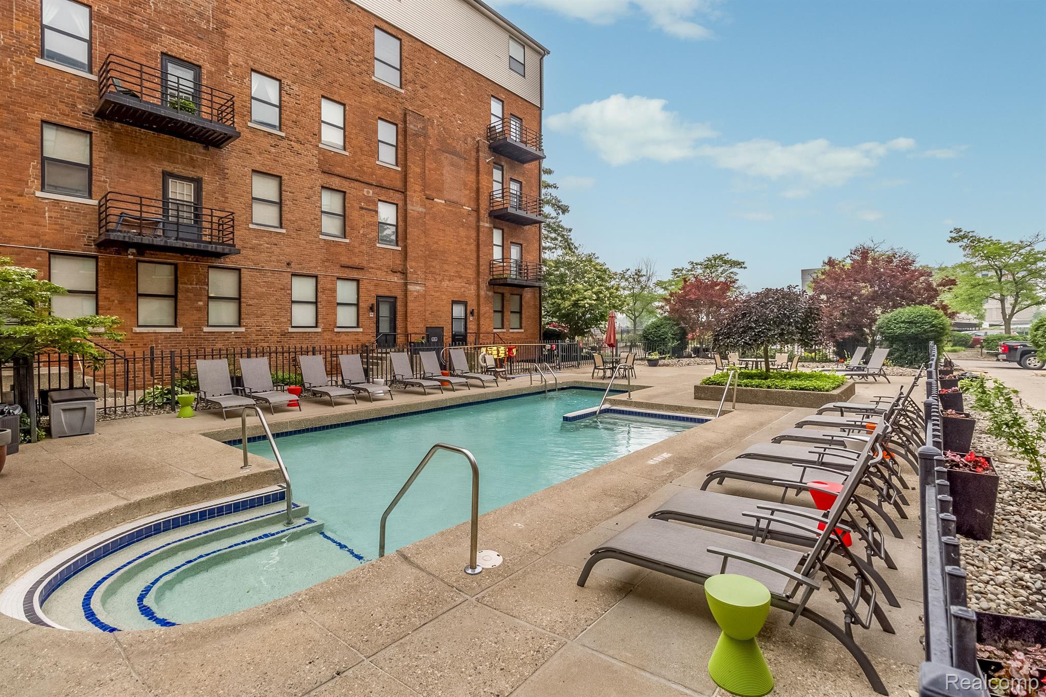 6533 E JEFFERSON Avenue Unit: 404j