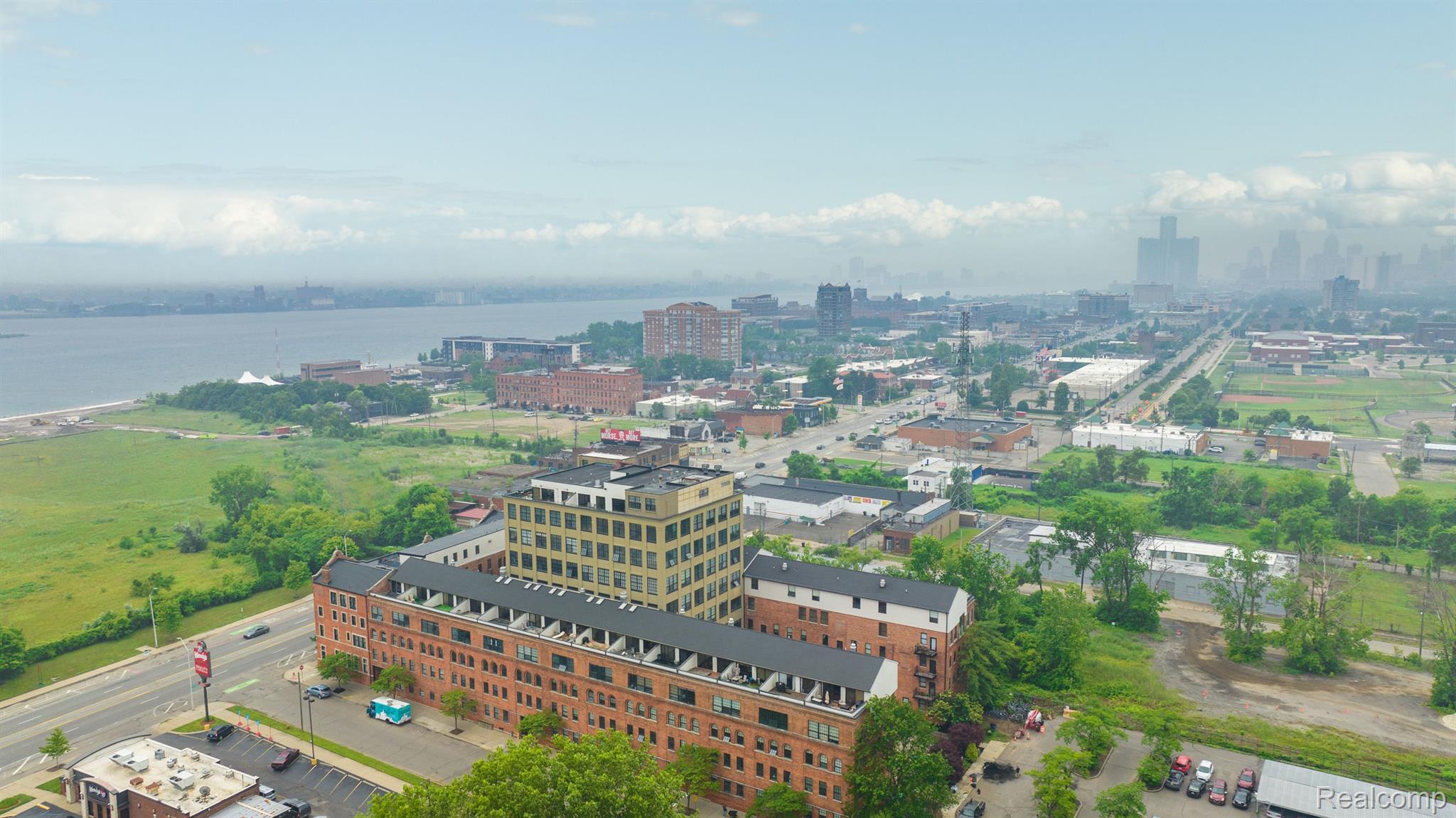 6533 E JEFFERSON Avenue Unit: 404j