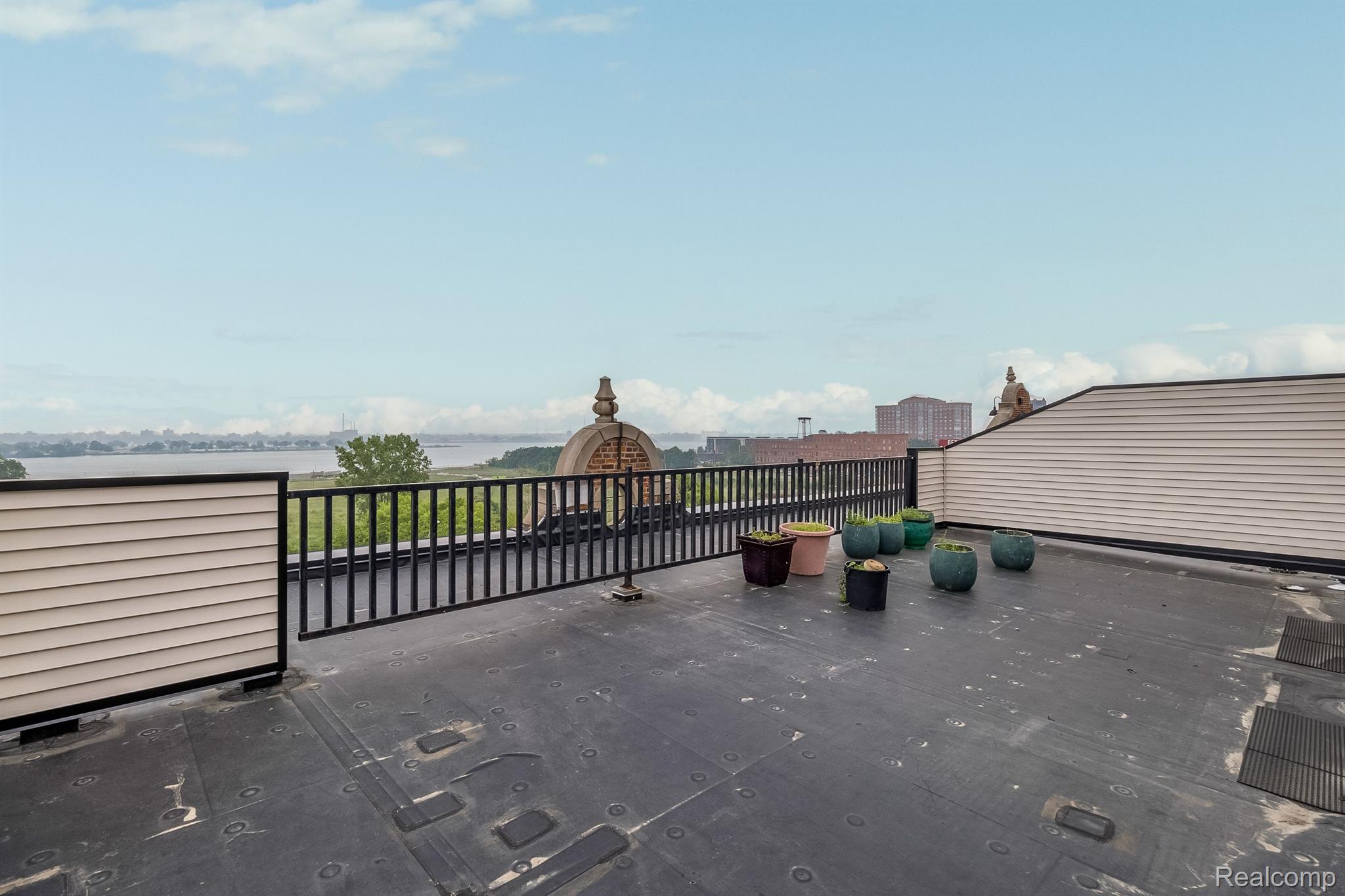 6533 E JEFFERSON Avenue Unit: 404j