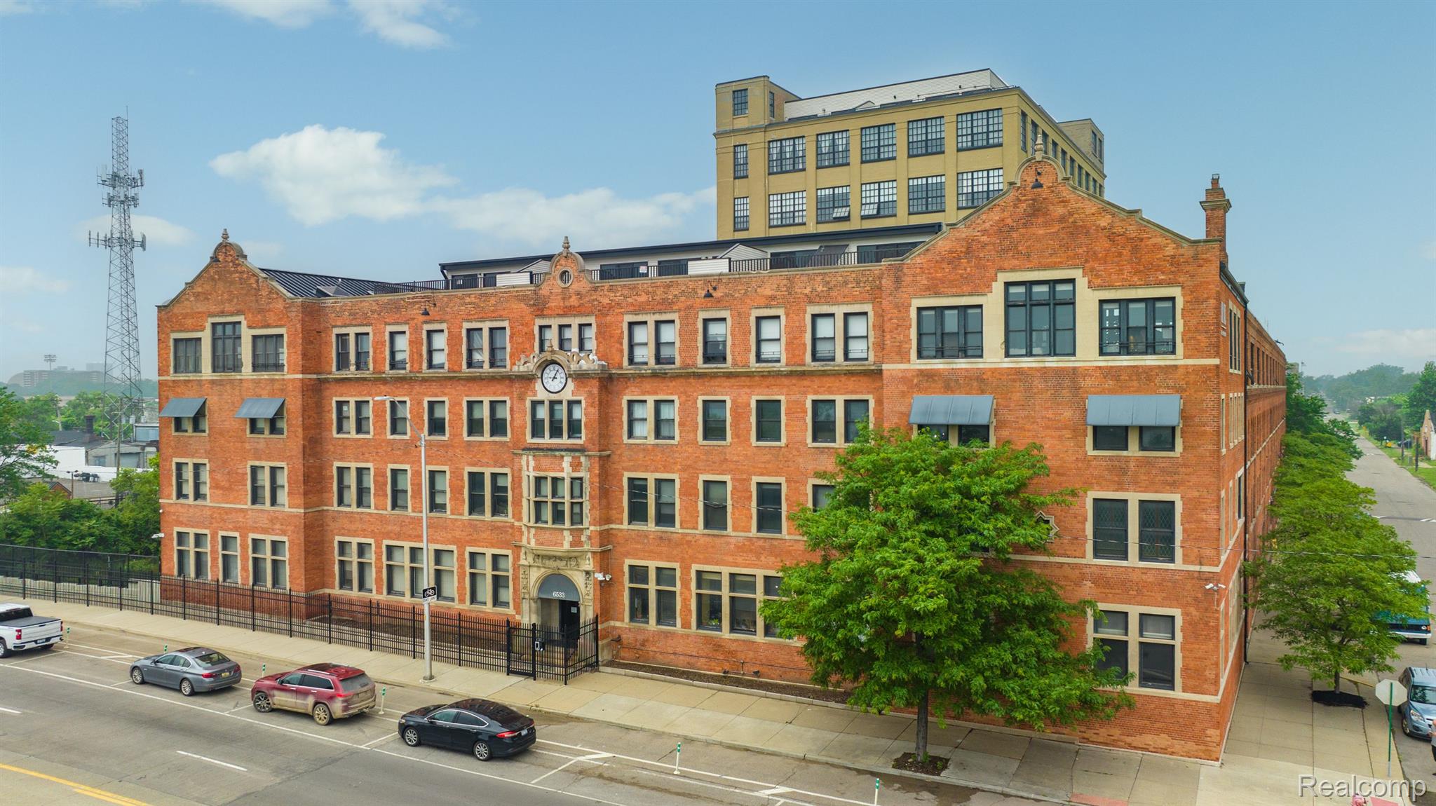 6533 E JEFFERSON Avenue Unit: 404j