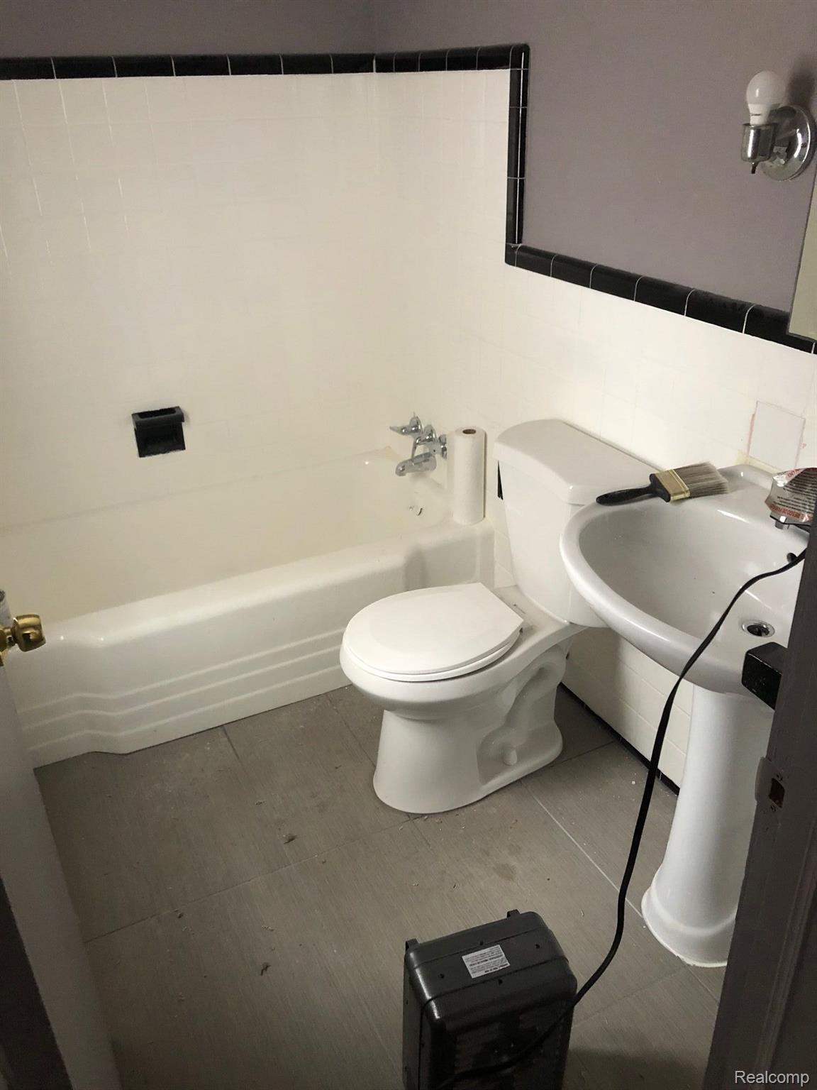 20245 APPOLINE Street