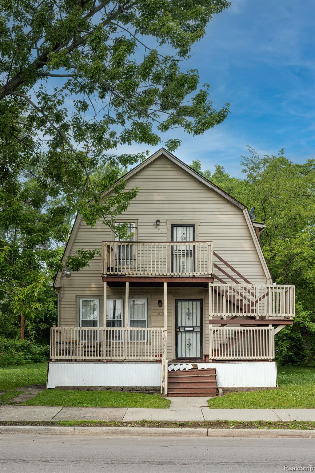 4491 CADILLAC Boulevard