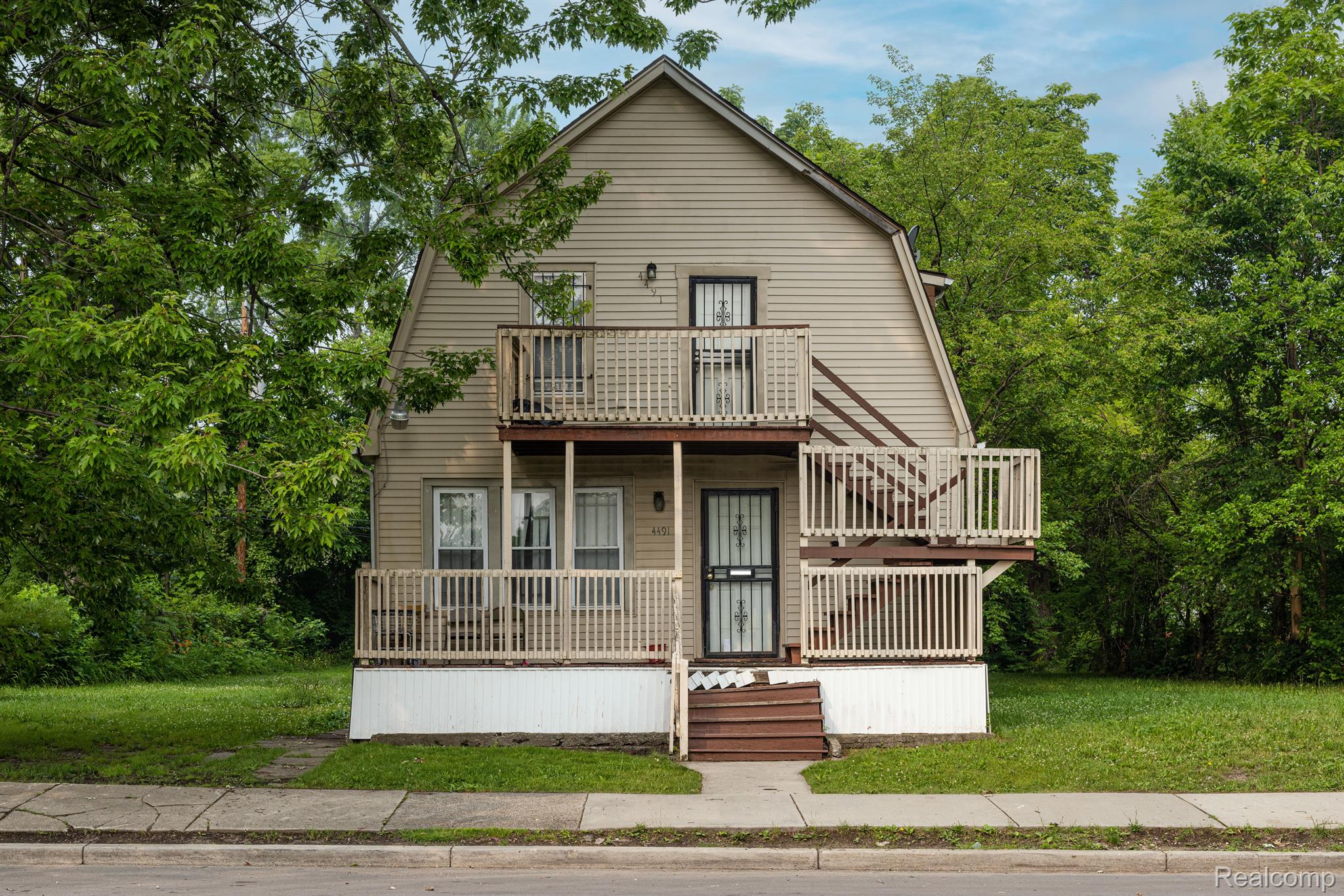 4491 CADILLAC Boulevard