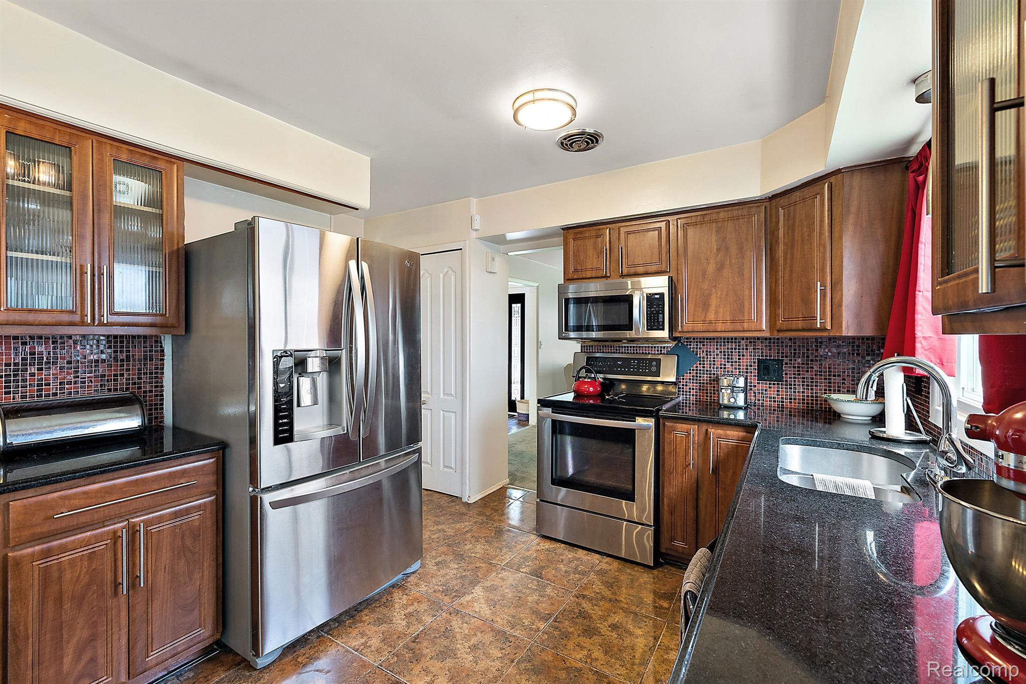 27075 ABERDEEN Street