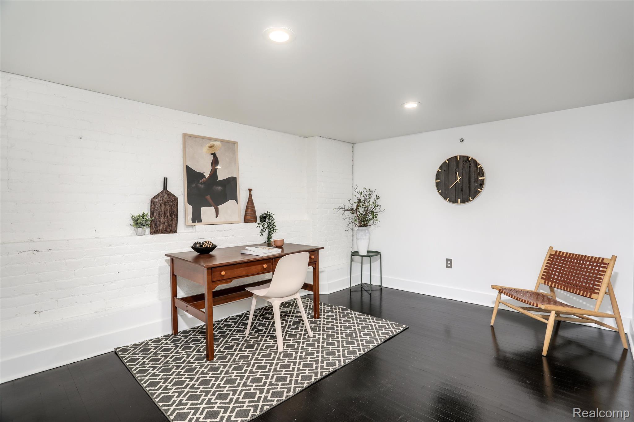 2843 E Grand Blvd Unit: 2