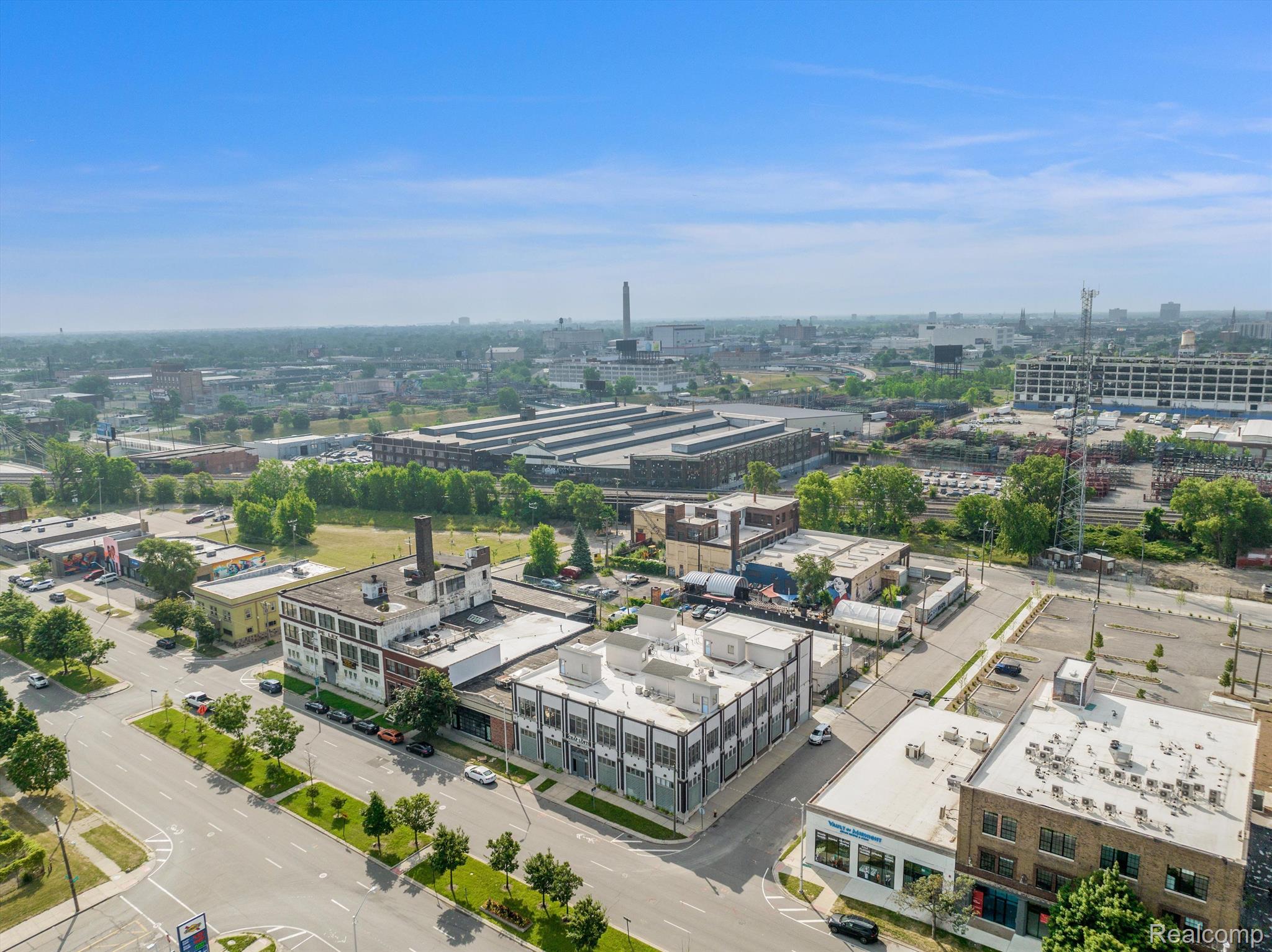 2843 E Grand Blvd Unit: 2