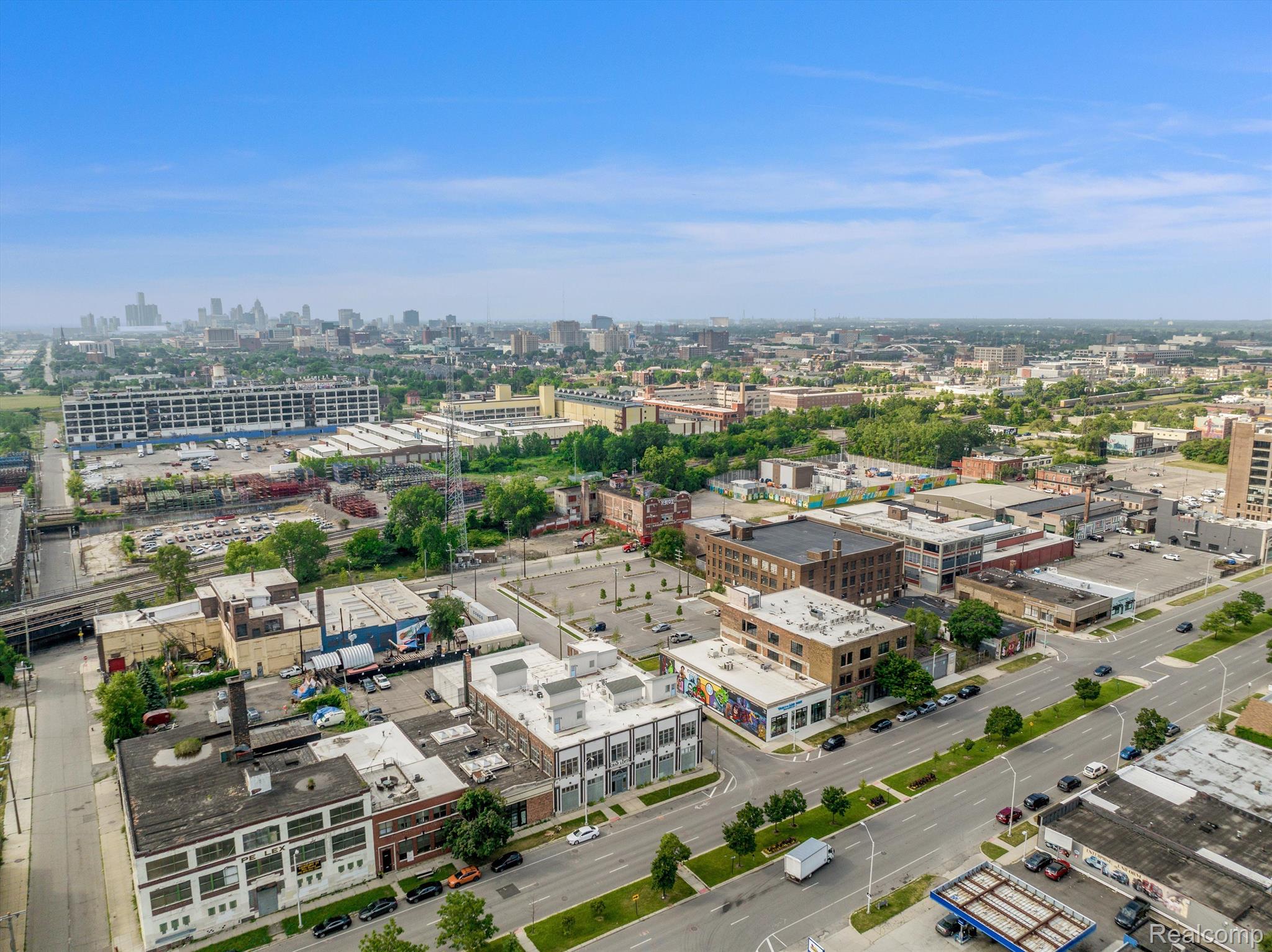 2843 E Grand Blvd Unit: 2