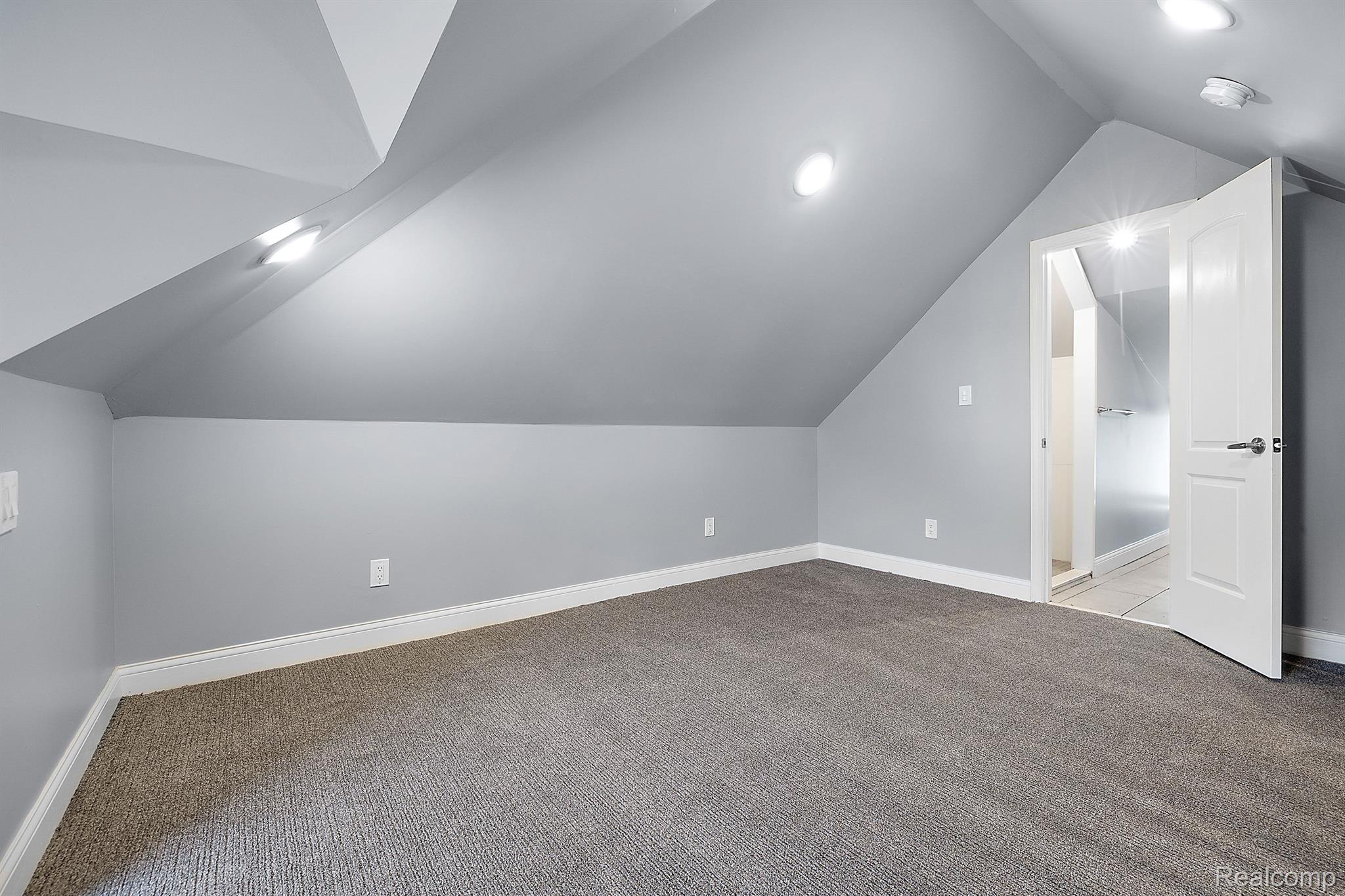 234 E BETHUNE Street