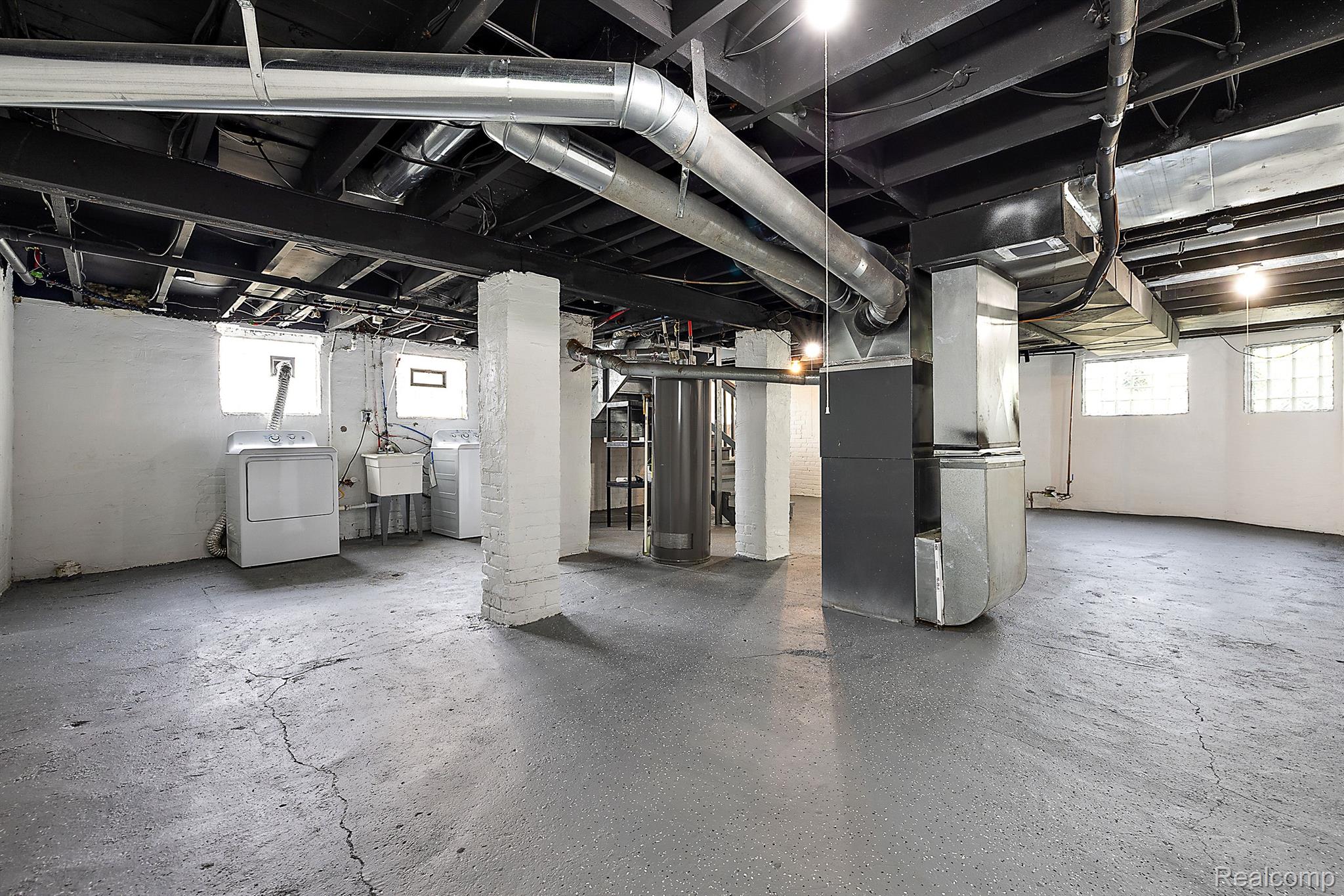 234 E BETHUNE Street